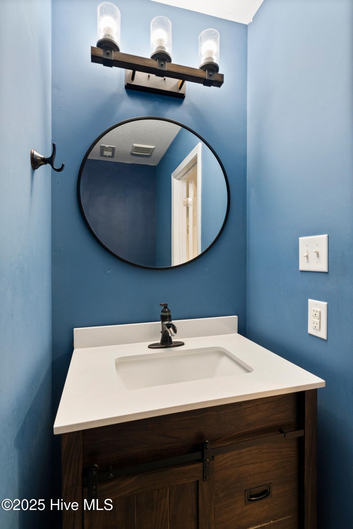 100536267 | Photo 13