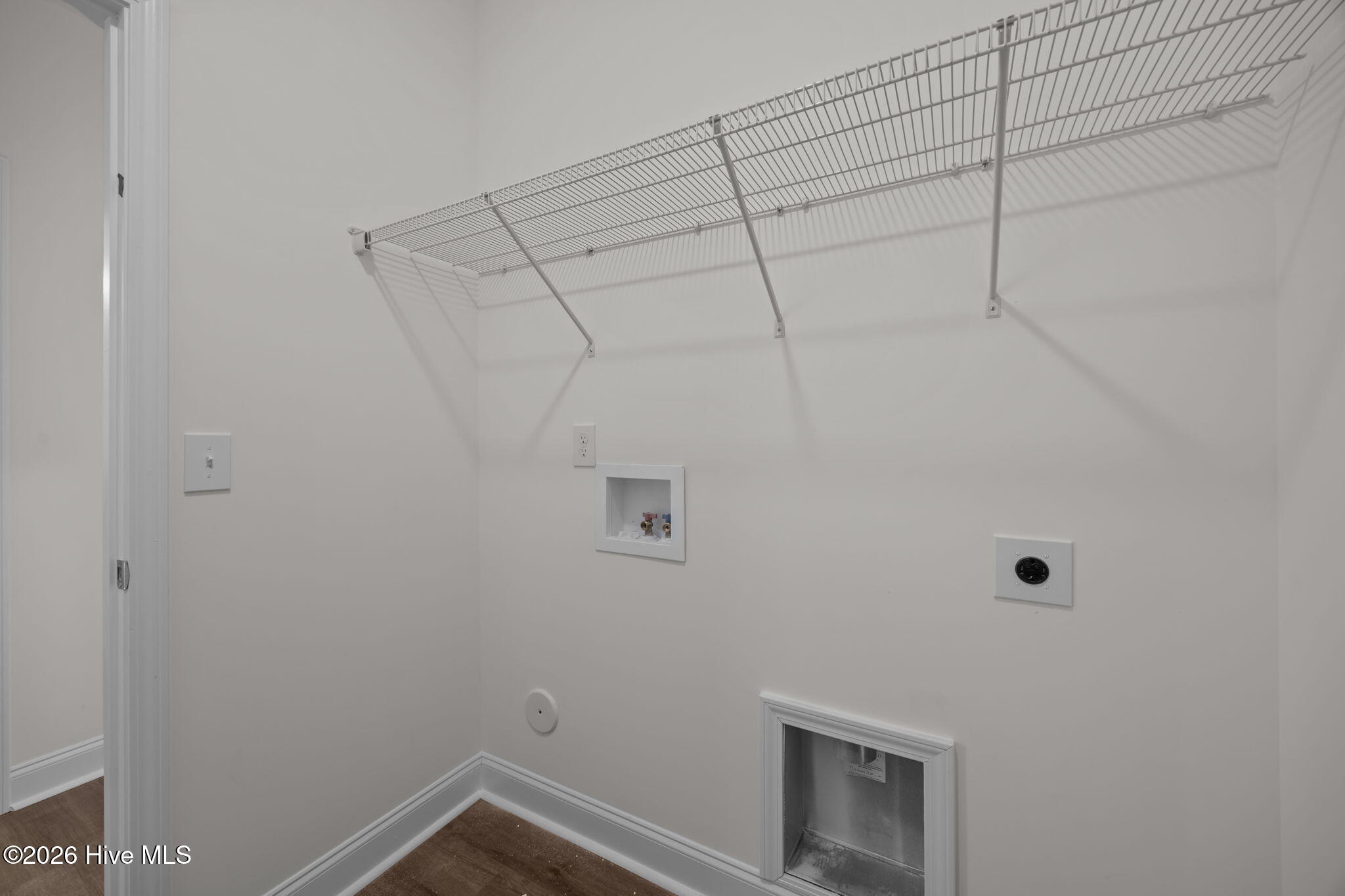 100528707 | Photo 19