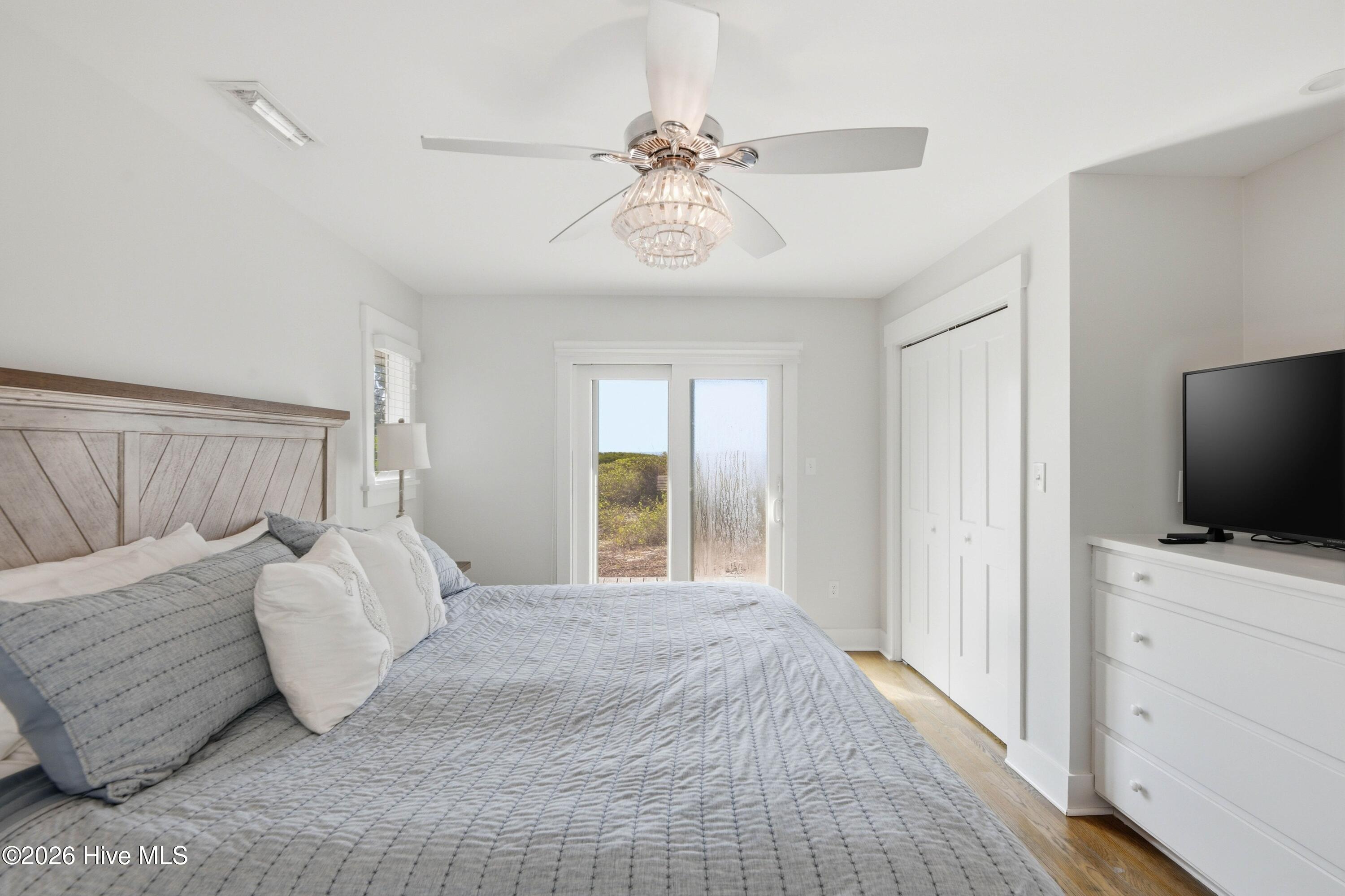 100560271 | Photo 34