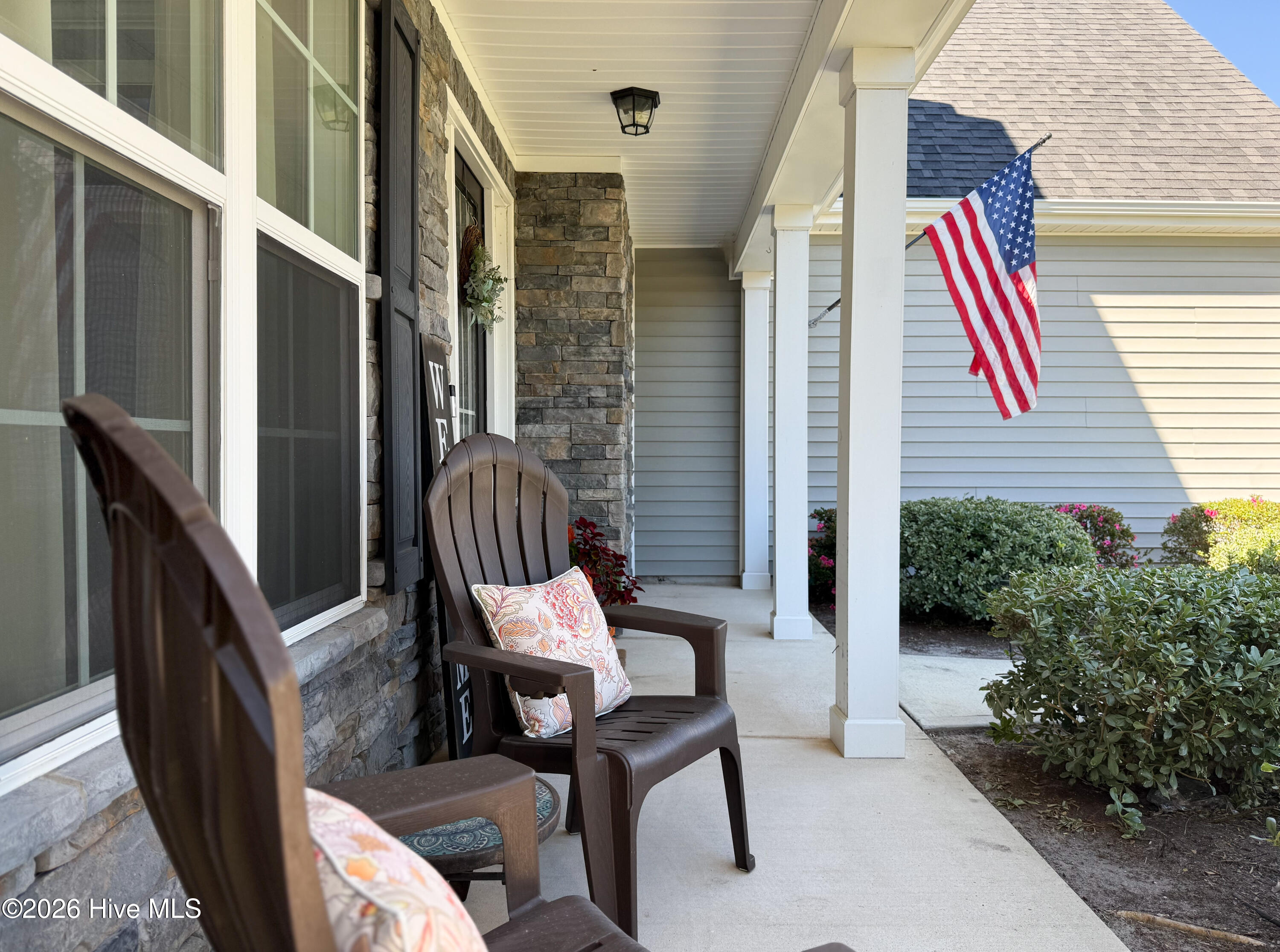 100569259 | Photo 74