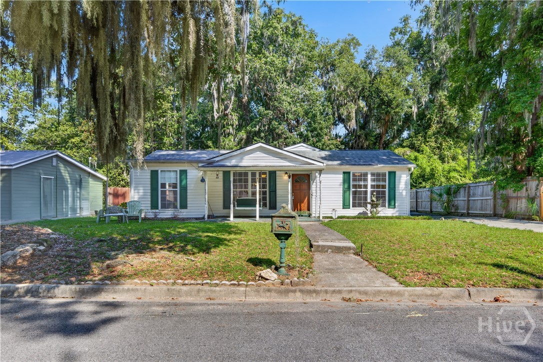 Photo 1 of Single family home for sale at 1 Lansing Ave, Savannah, GA 31406 | MLS# SA362571 | Listing updated on 2026-09-18