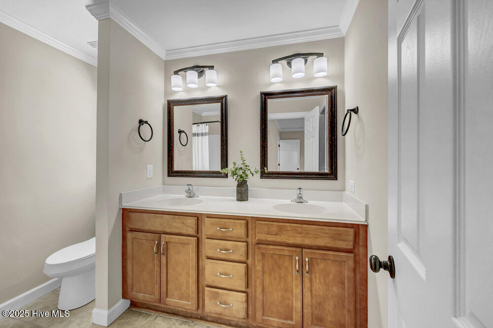 100543937 | Photo 14