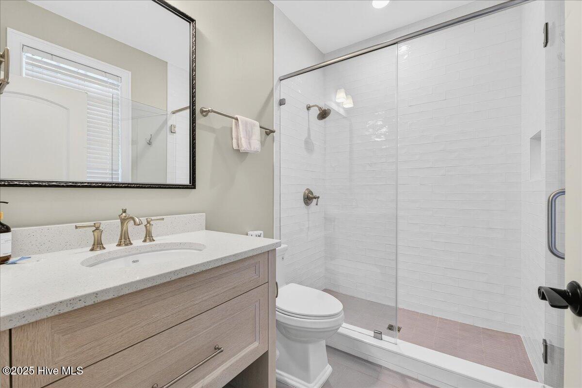 100540926 | Photo 46