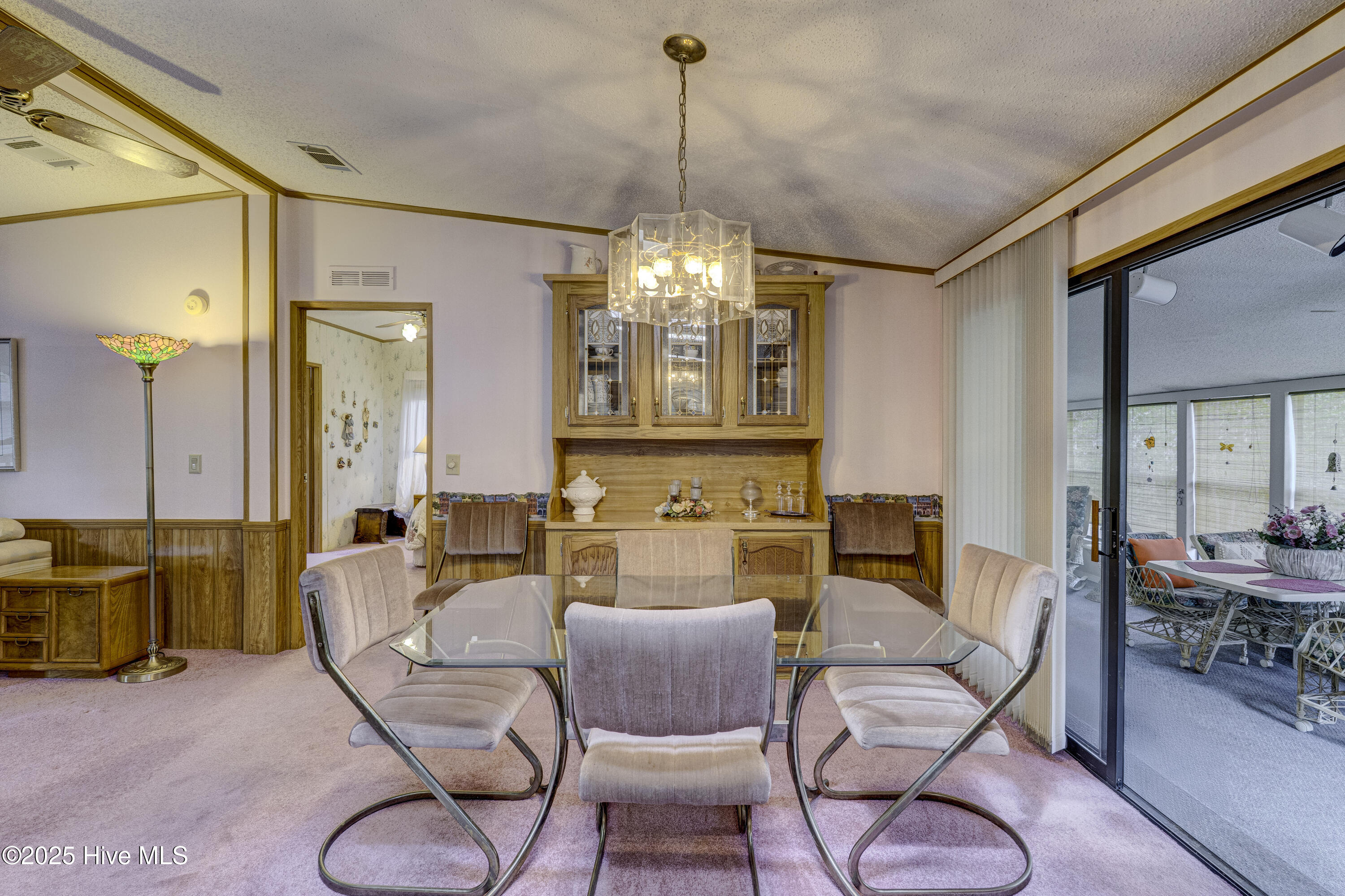 100532142 | Photo 11