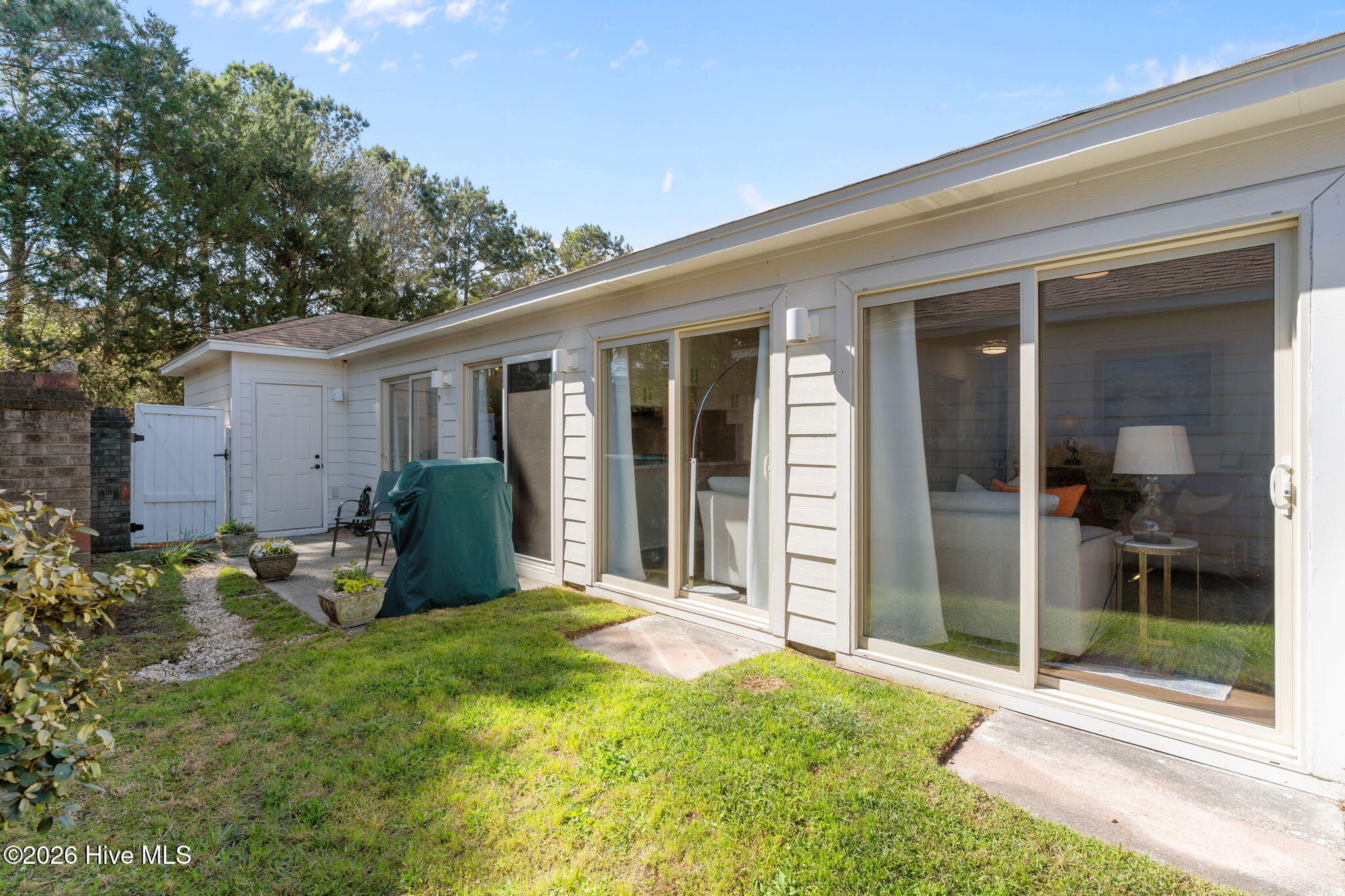 100564364 | Photo 41