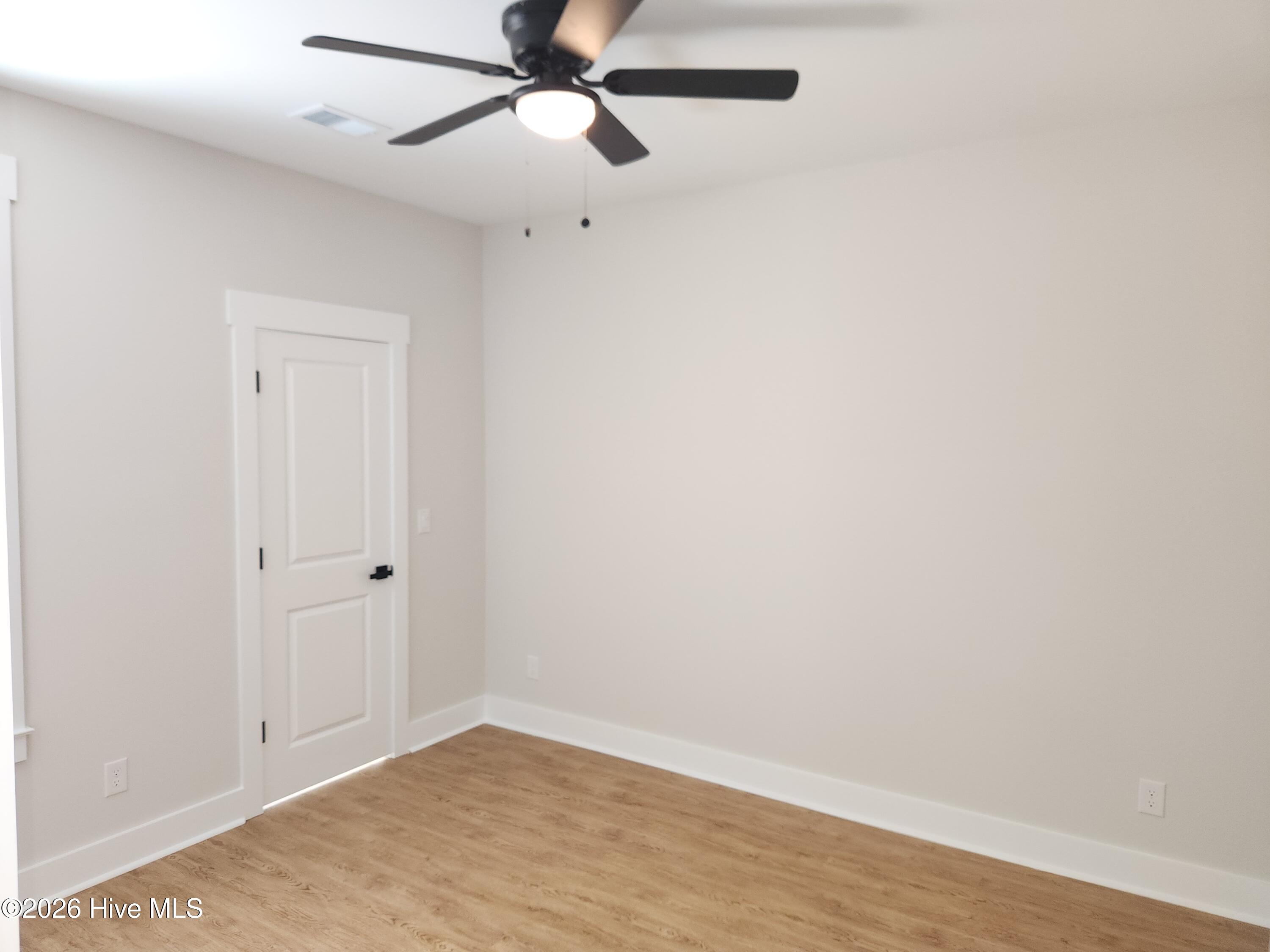 100567730 | Photo 22