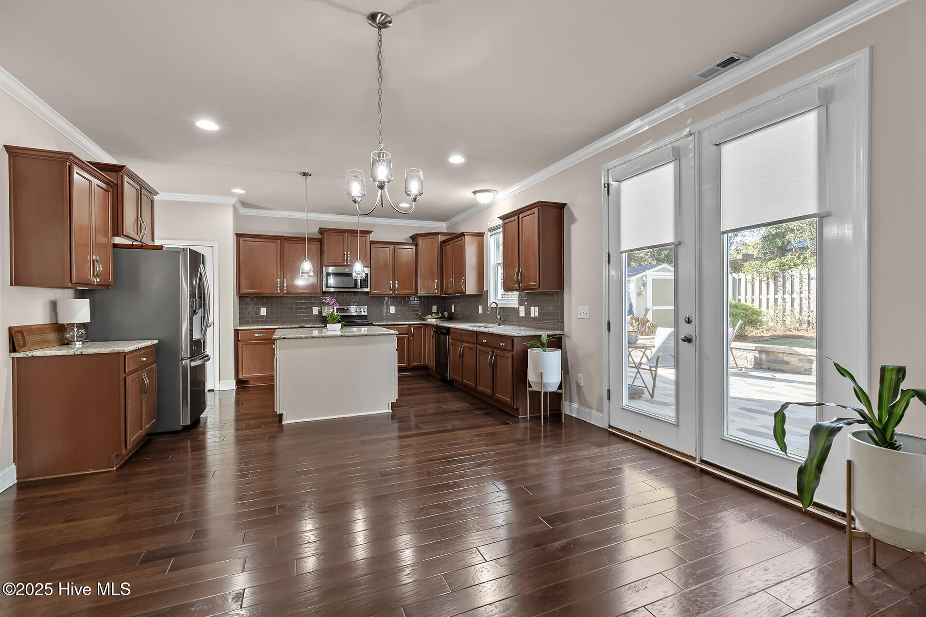 100531047 | Photo 20