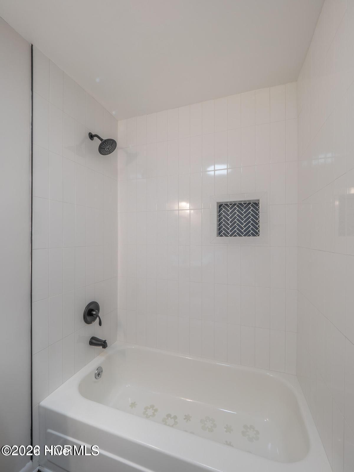 100562662 | Photo 20