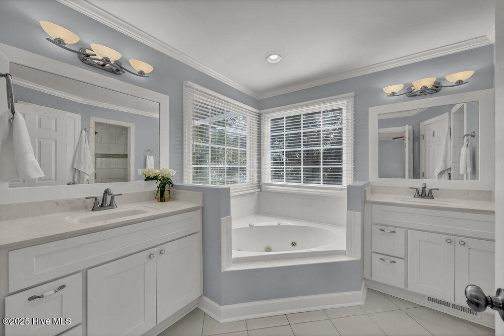 100531490 | Photo 26