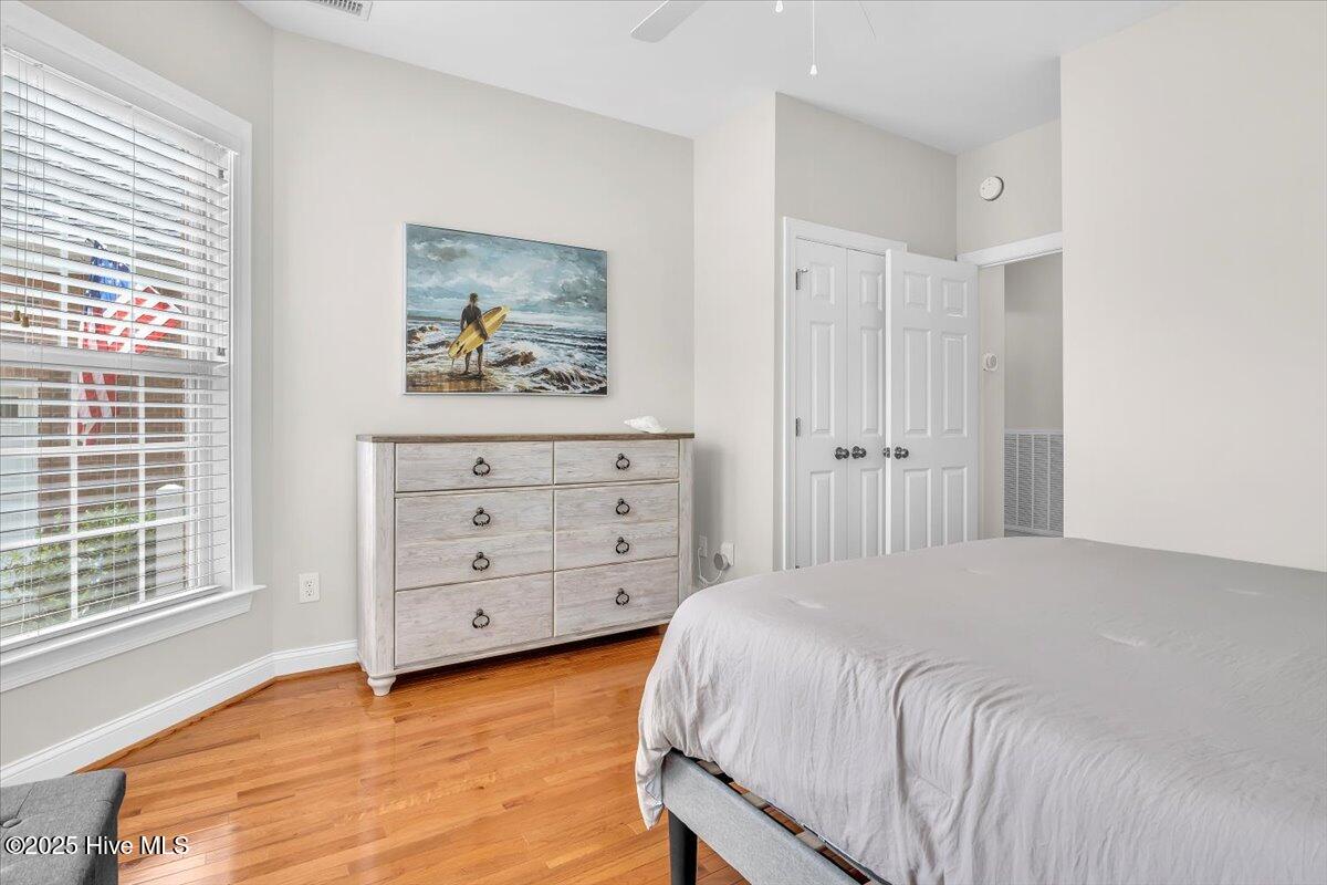 100506076 | Photo 23