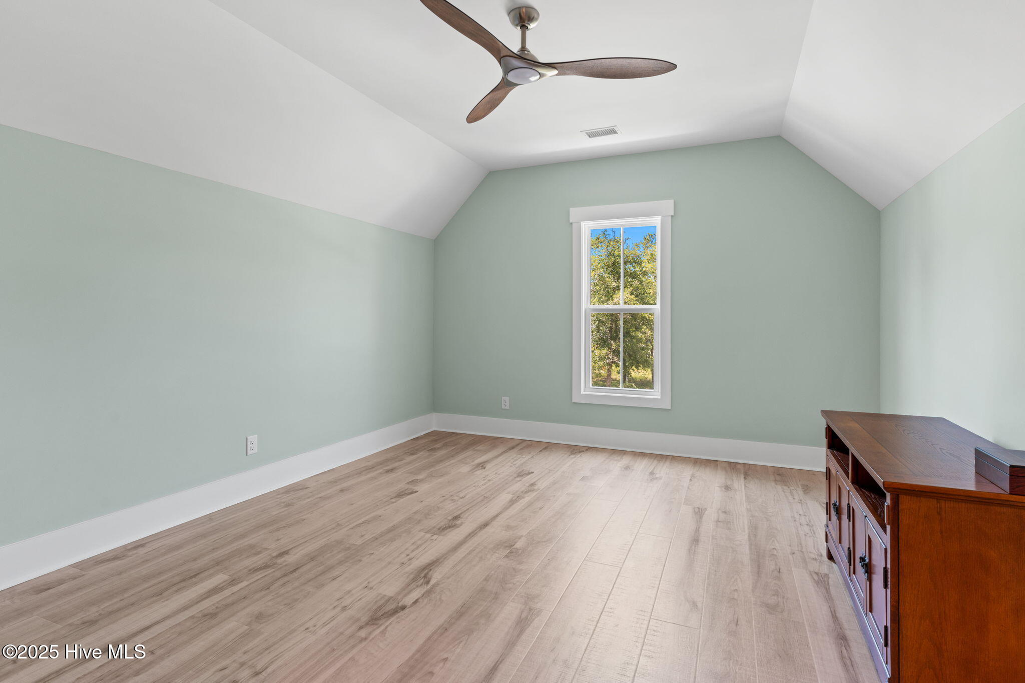 100516887 | Photo 58