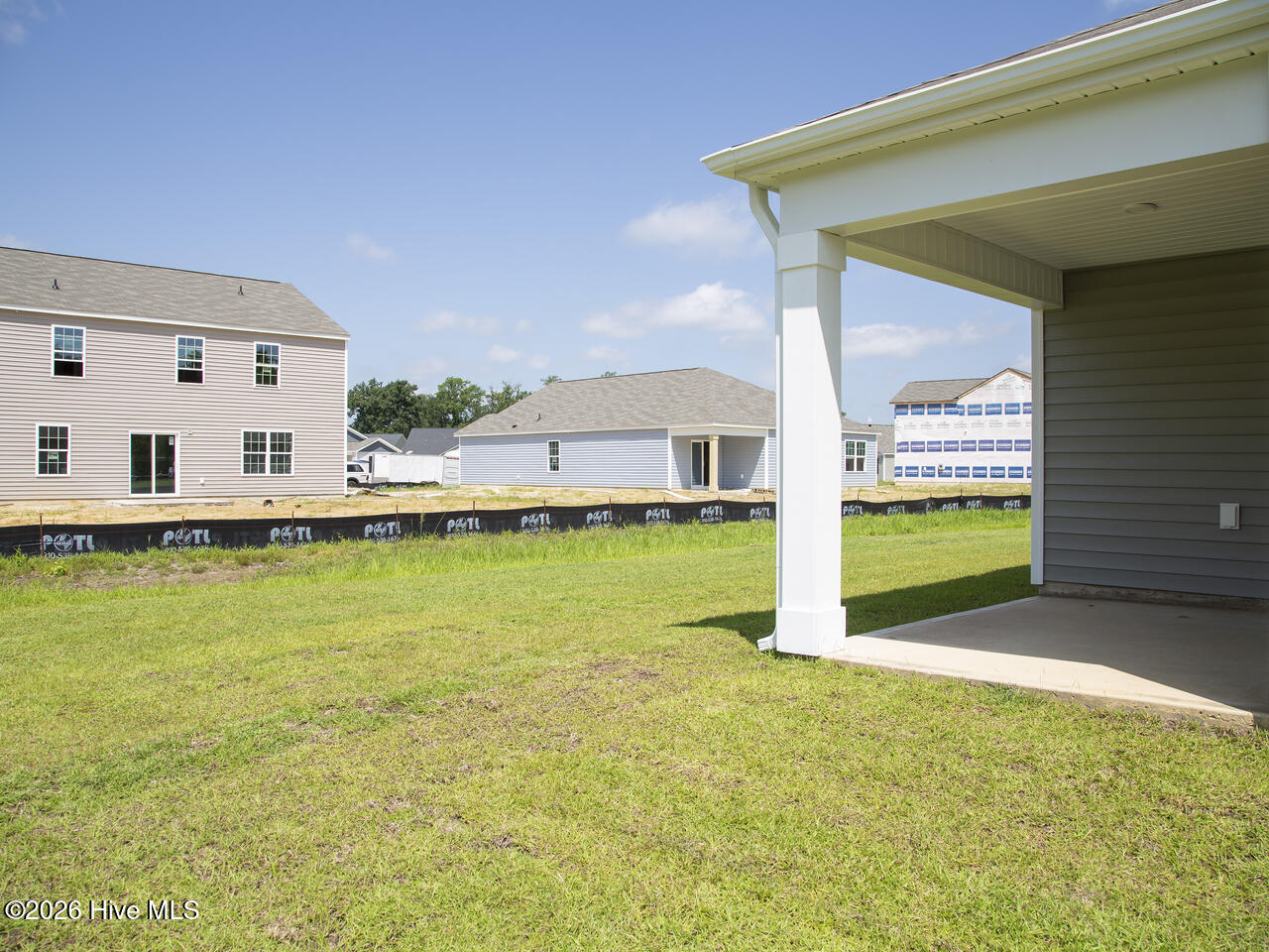 100548356 | Photo 25