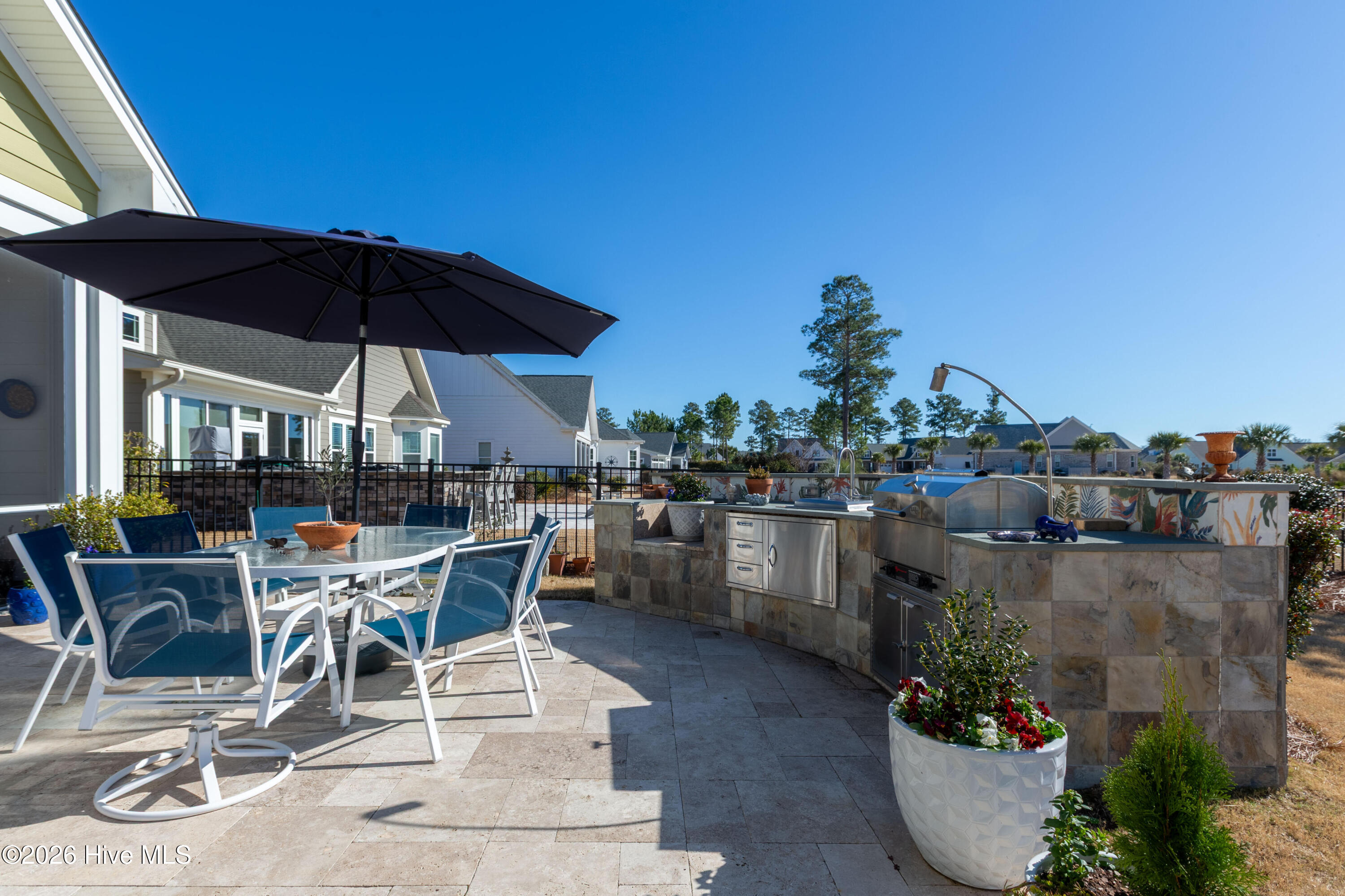 100550328 | Photo 28