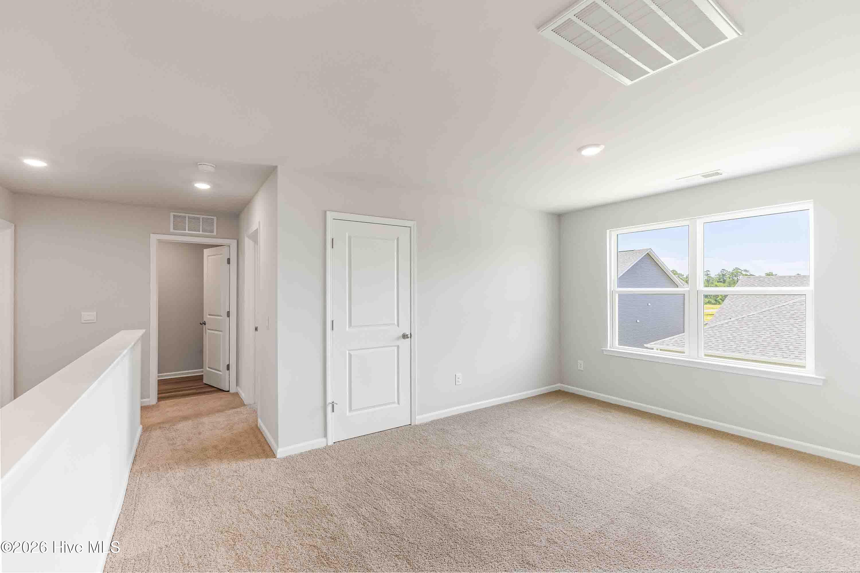 100564191 | Photo 28