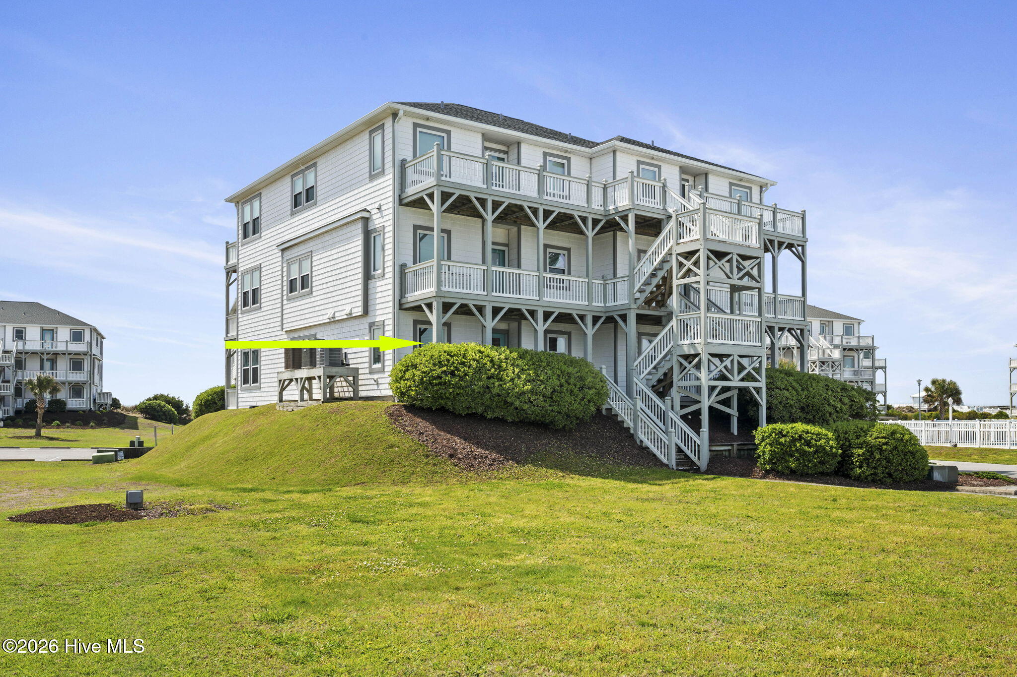 100566433 | Photo 46