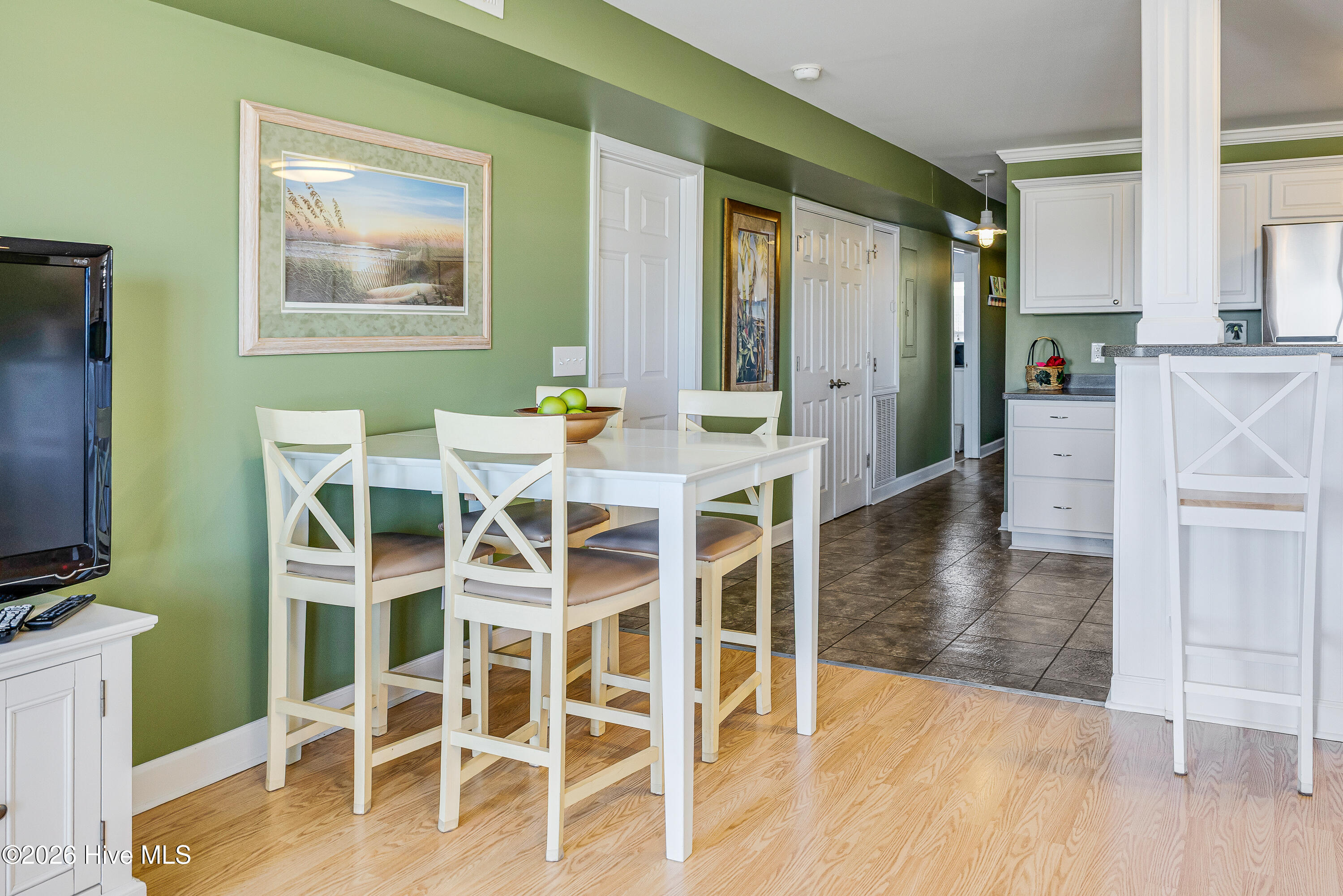 100548192 | Photo 14