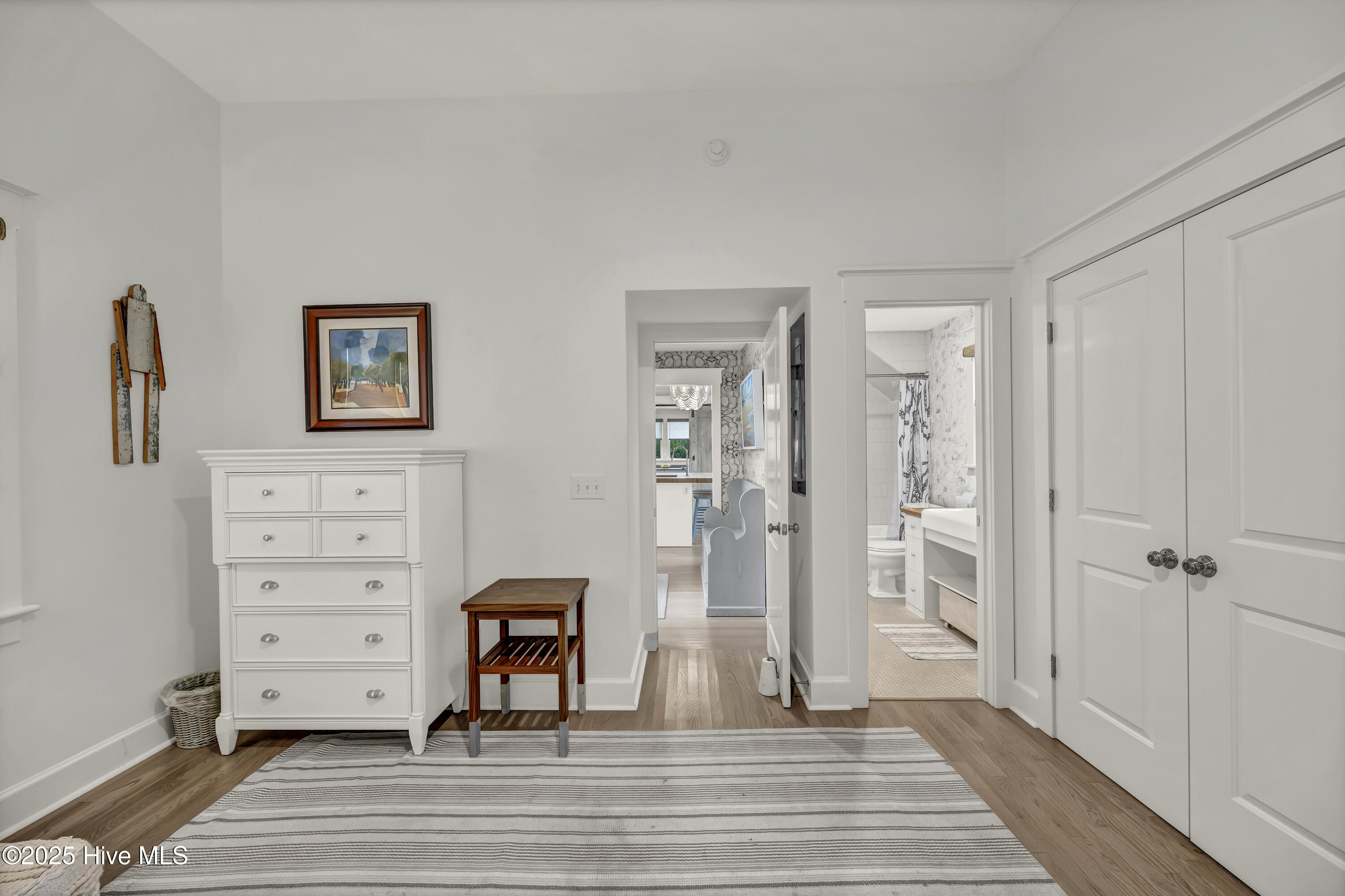 100536845 | Photo 22