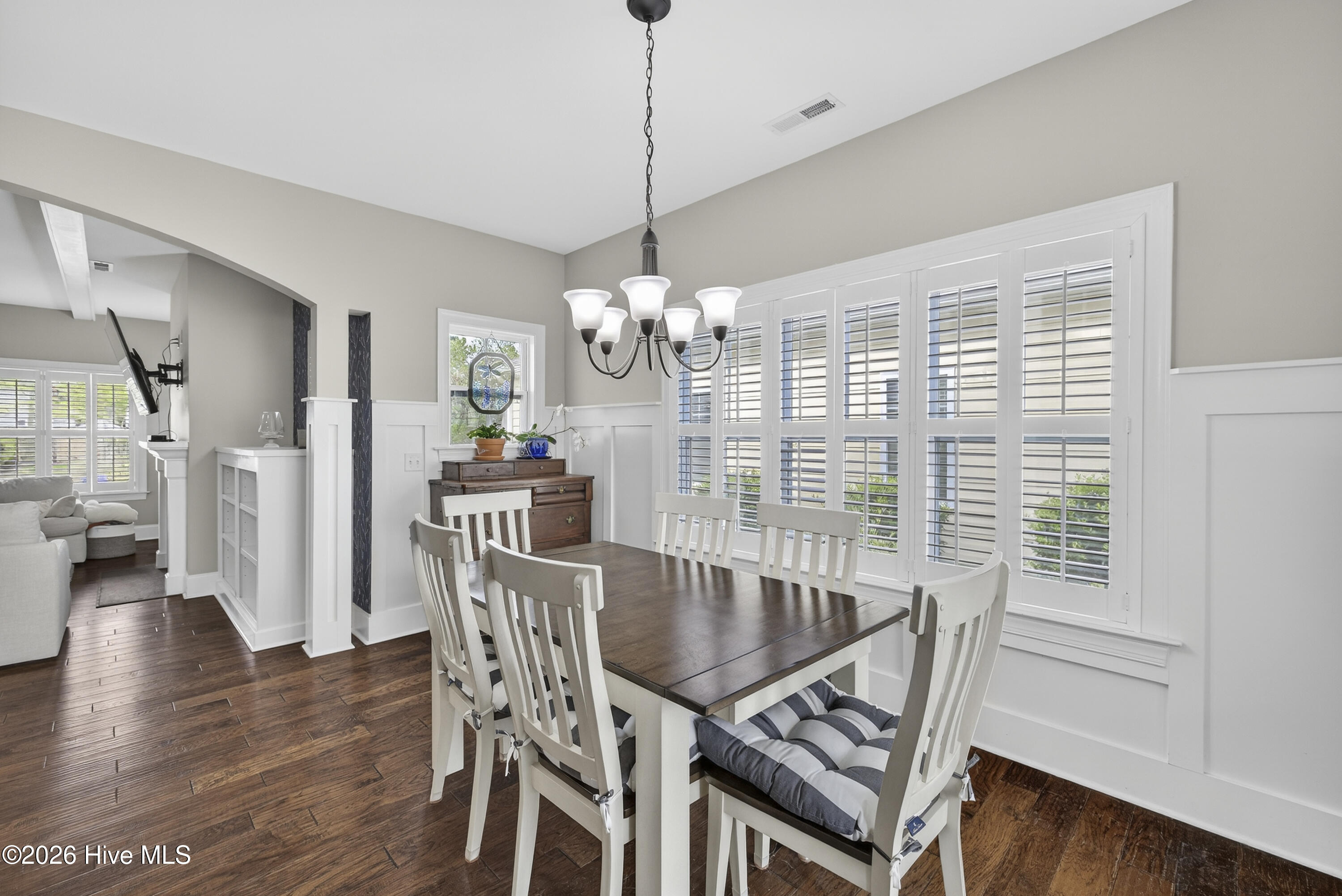 100562294 | Photo 14