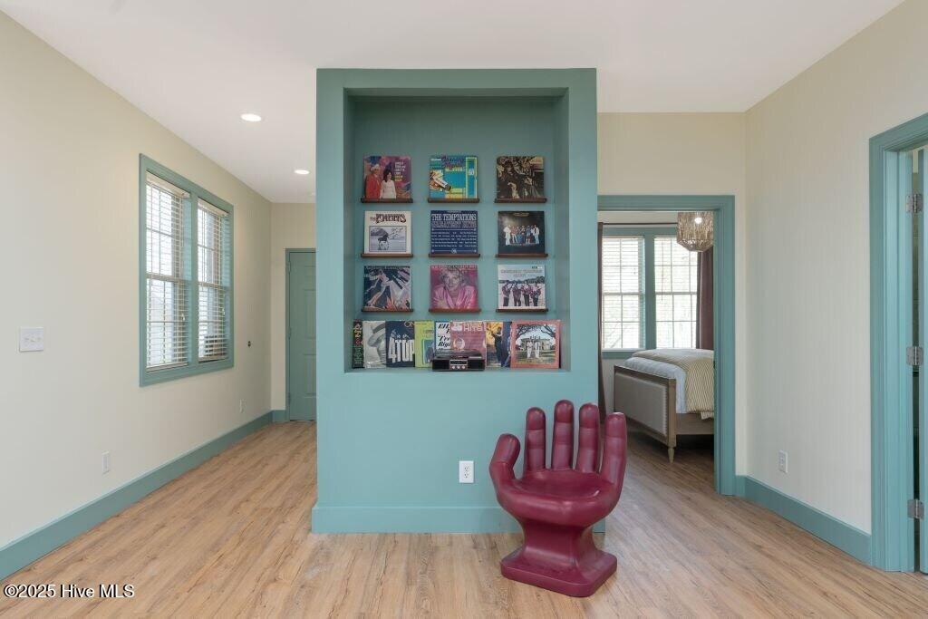 100541868 | Photo 38