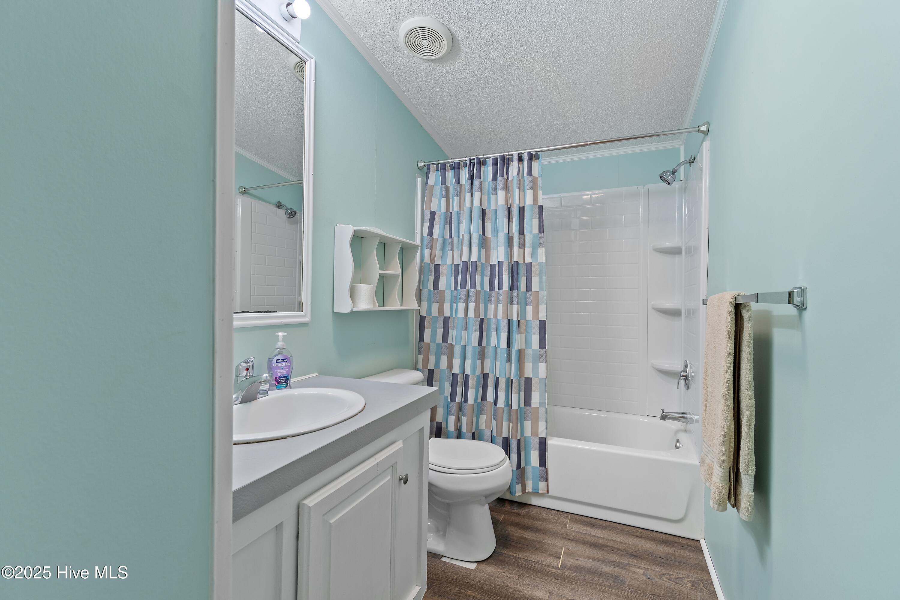 100525388 | Photo 18