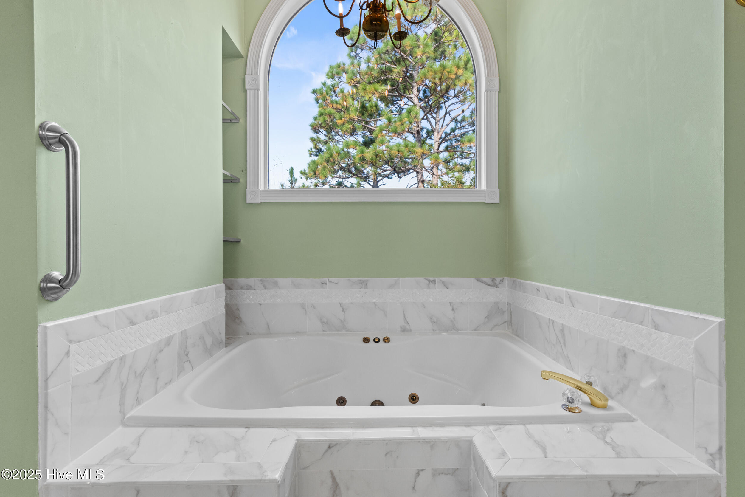 100531940 | Photo 21