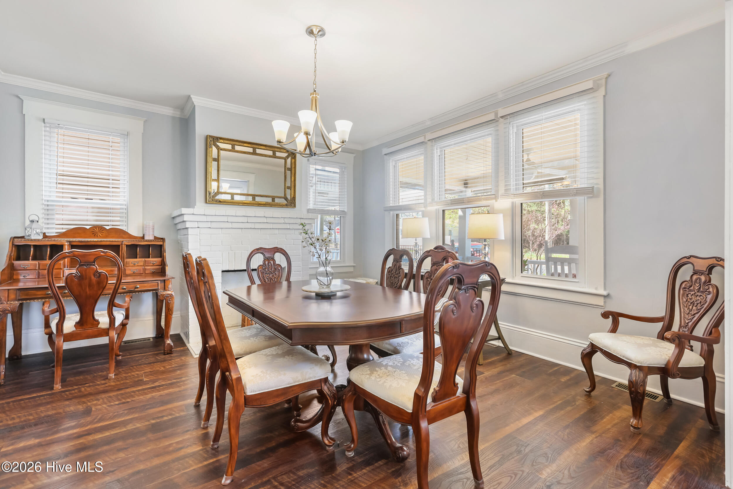 100562723 | Photo 13