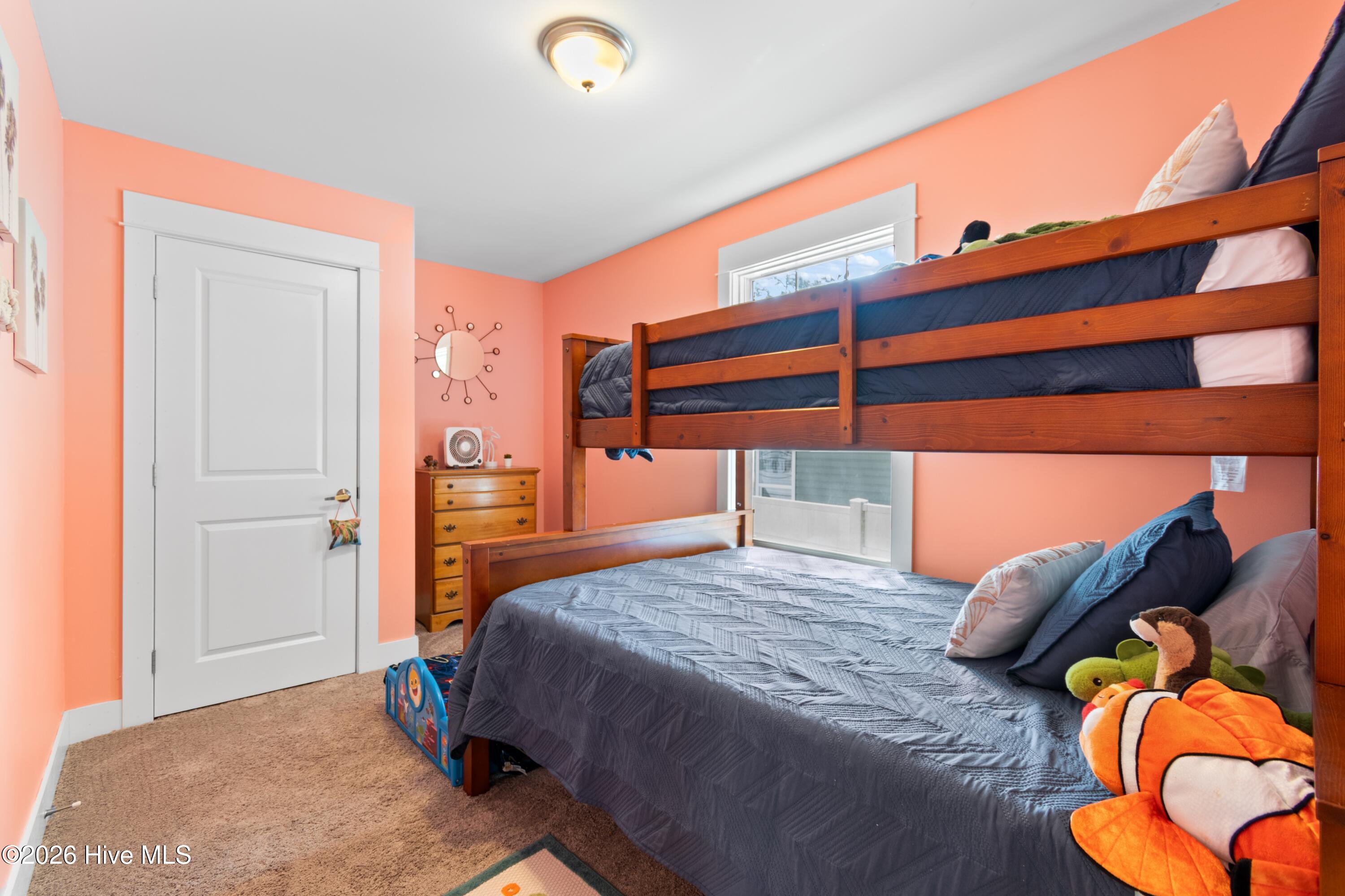 100558691 | Photo 23