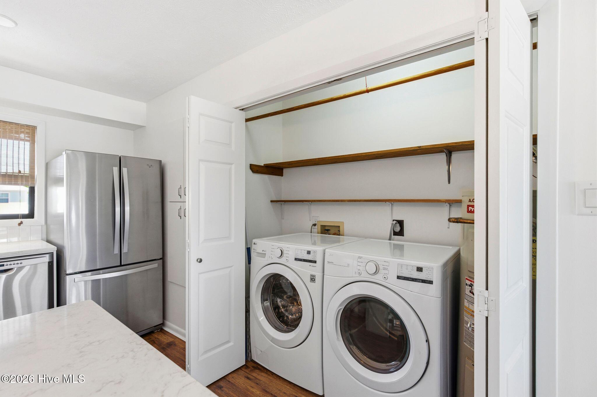 100568885 | Photo 11