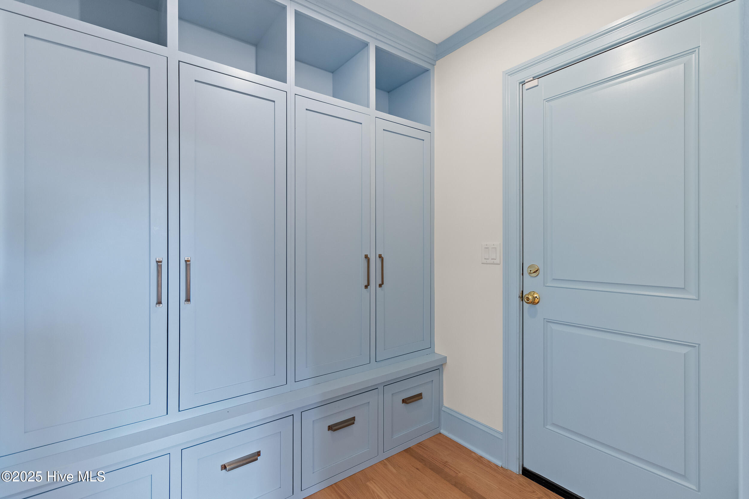 100534920 | Photo 19