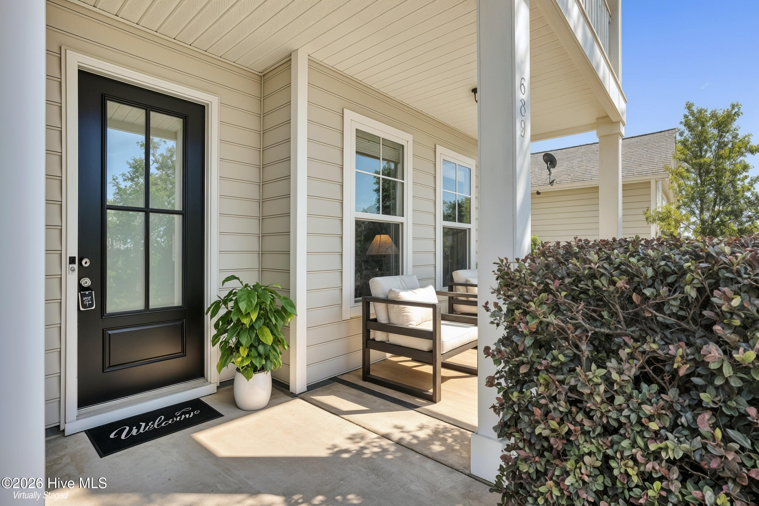 100579253 | Photo 3