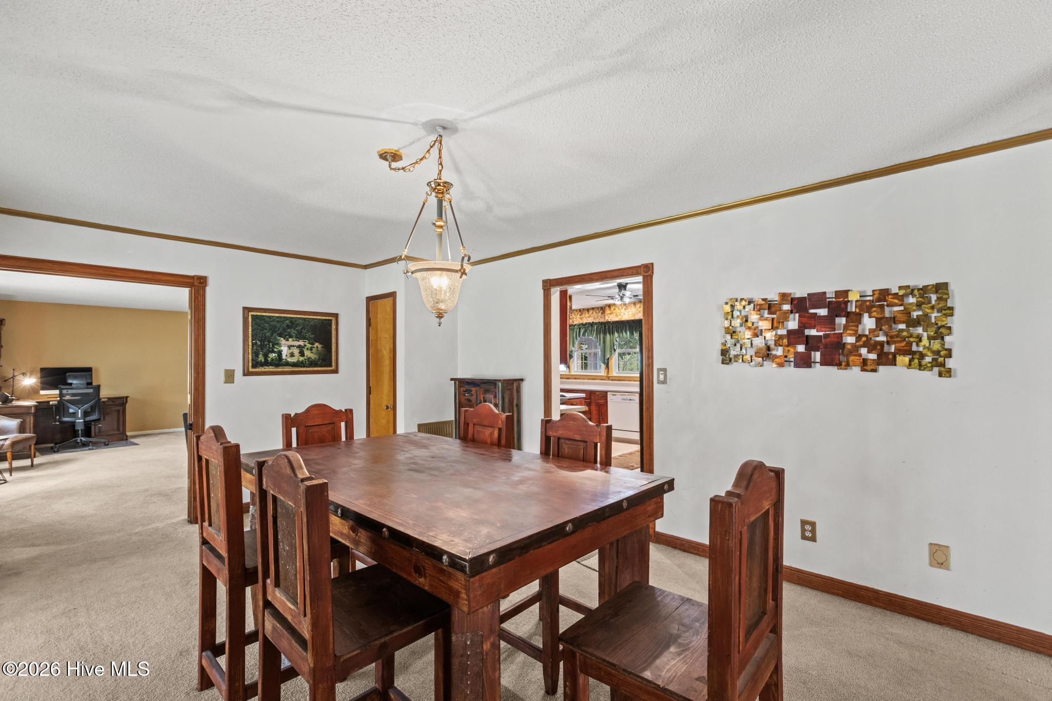 100560657 | Photo 10