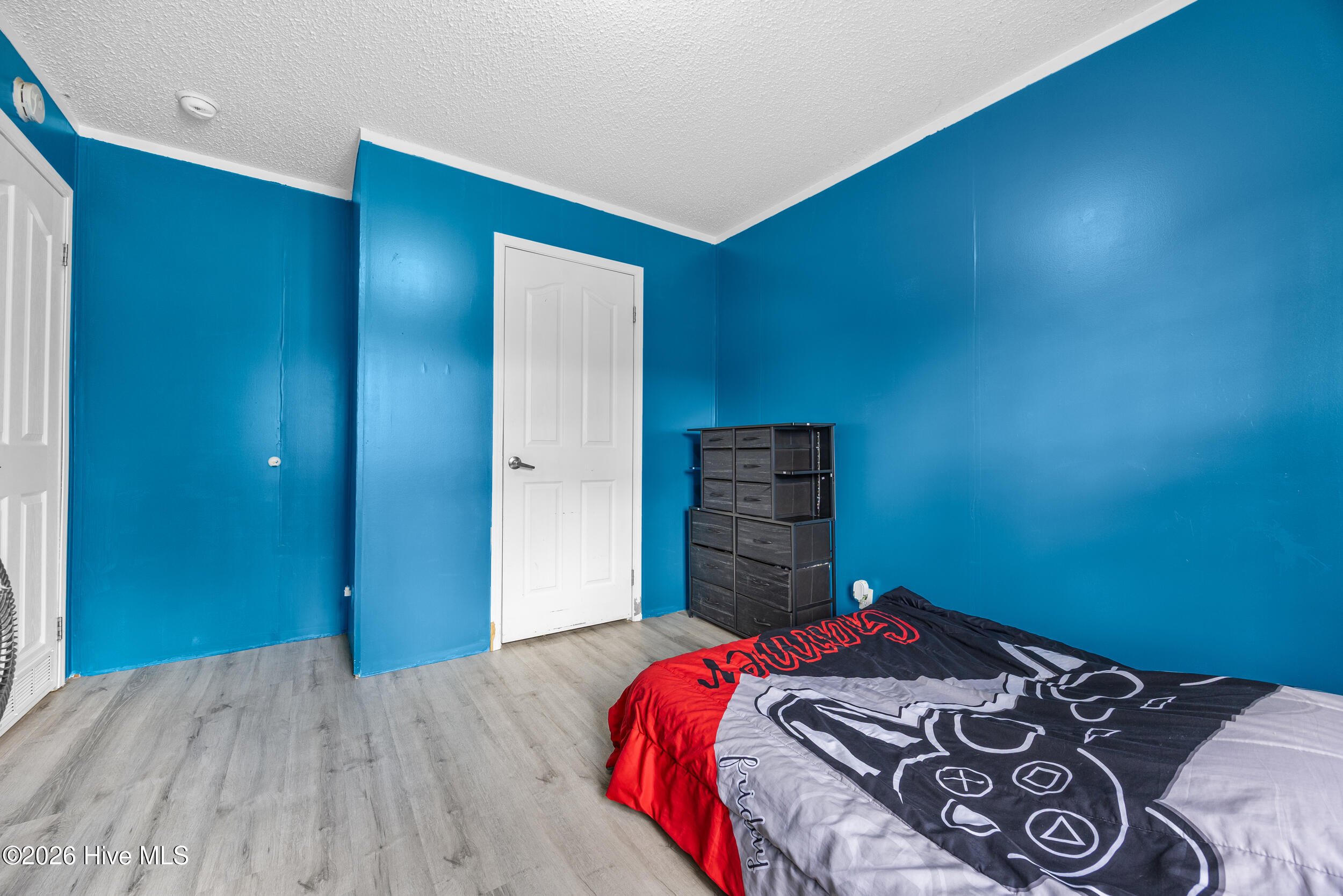 100560069 | Photo 27