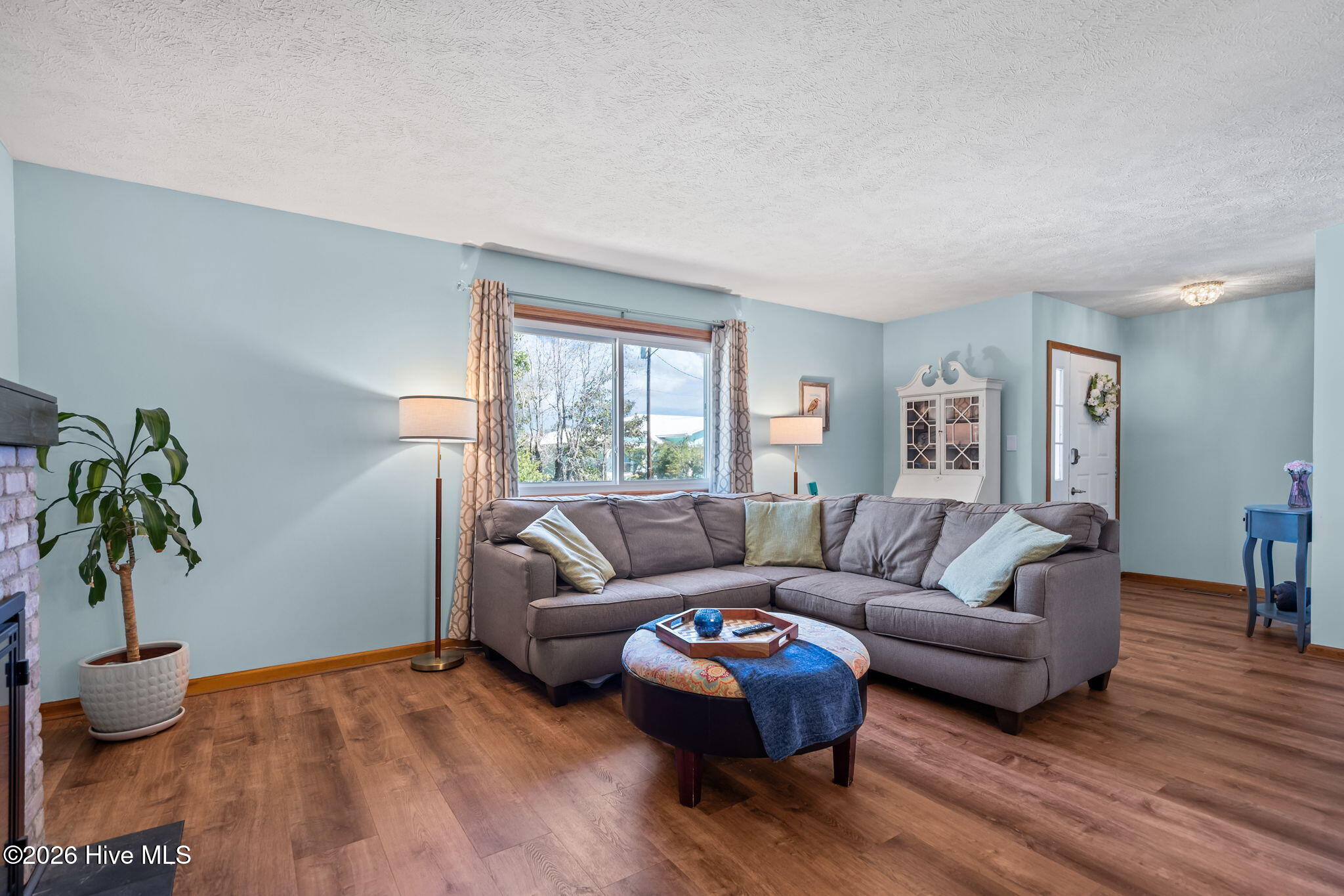 100569191 | Photo 11