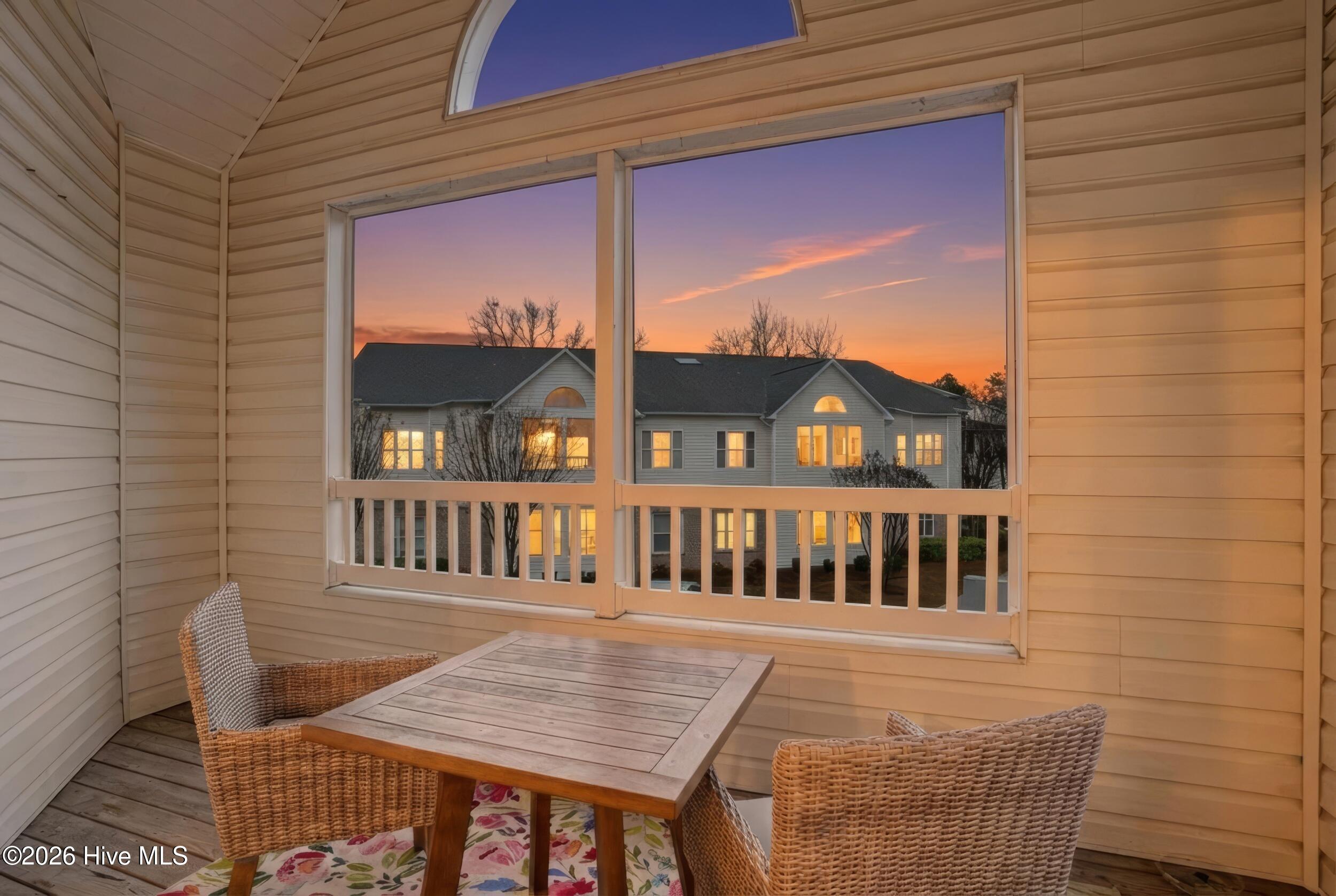 100554334 | Photo 24