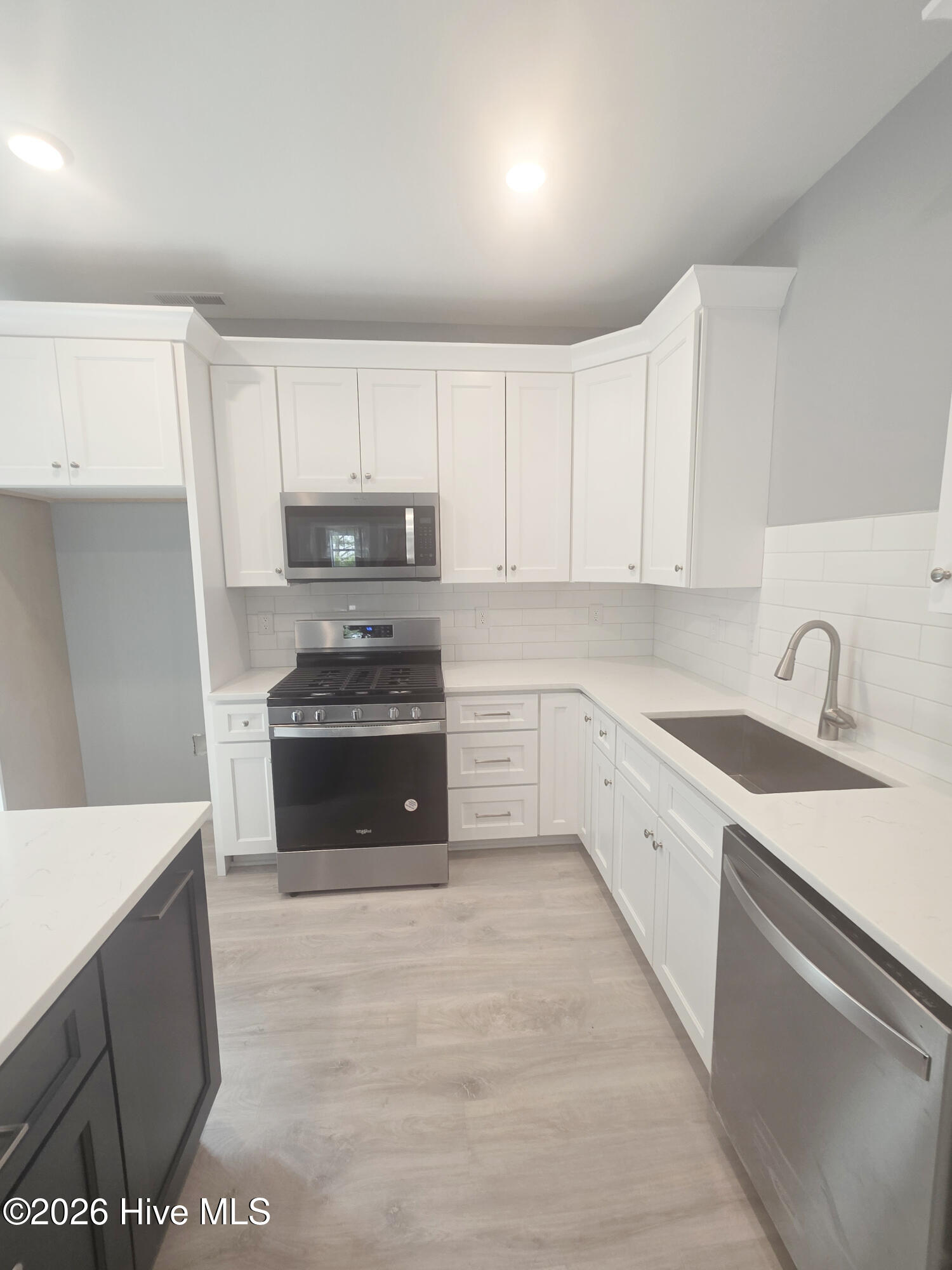 100530509 | Photo 26