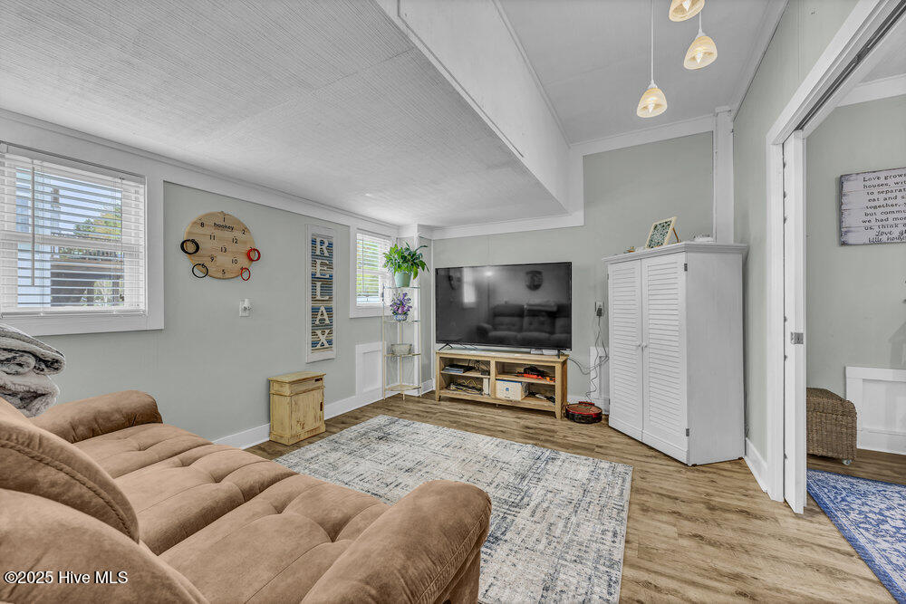 100542782 | Photo 41