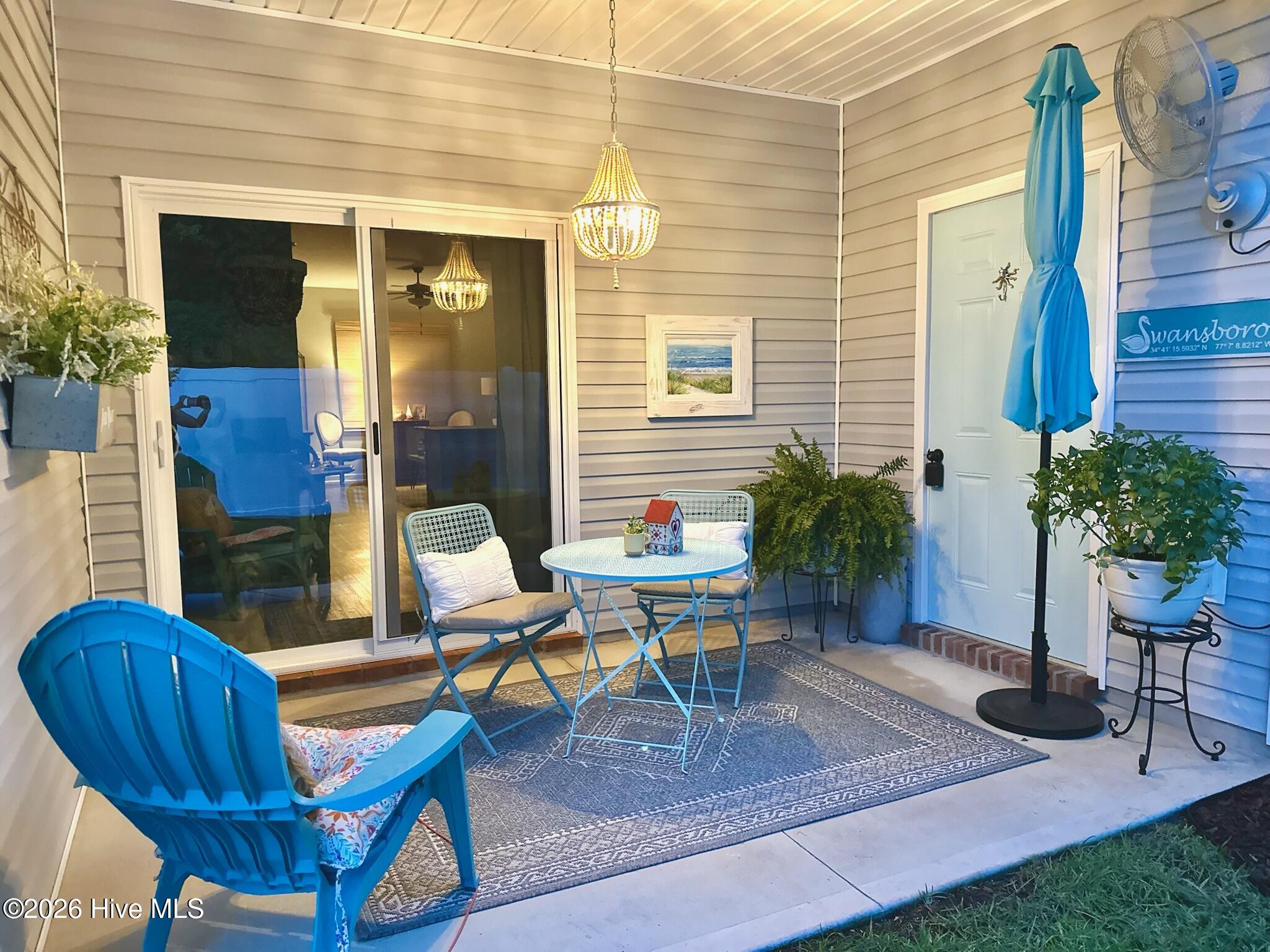 100562215 | Photo 16