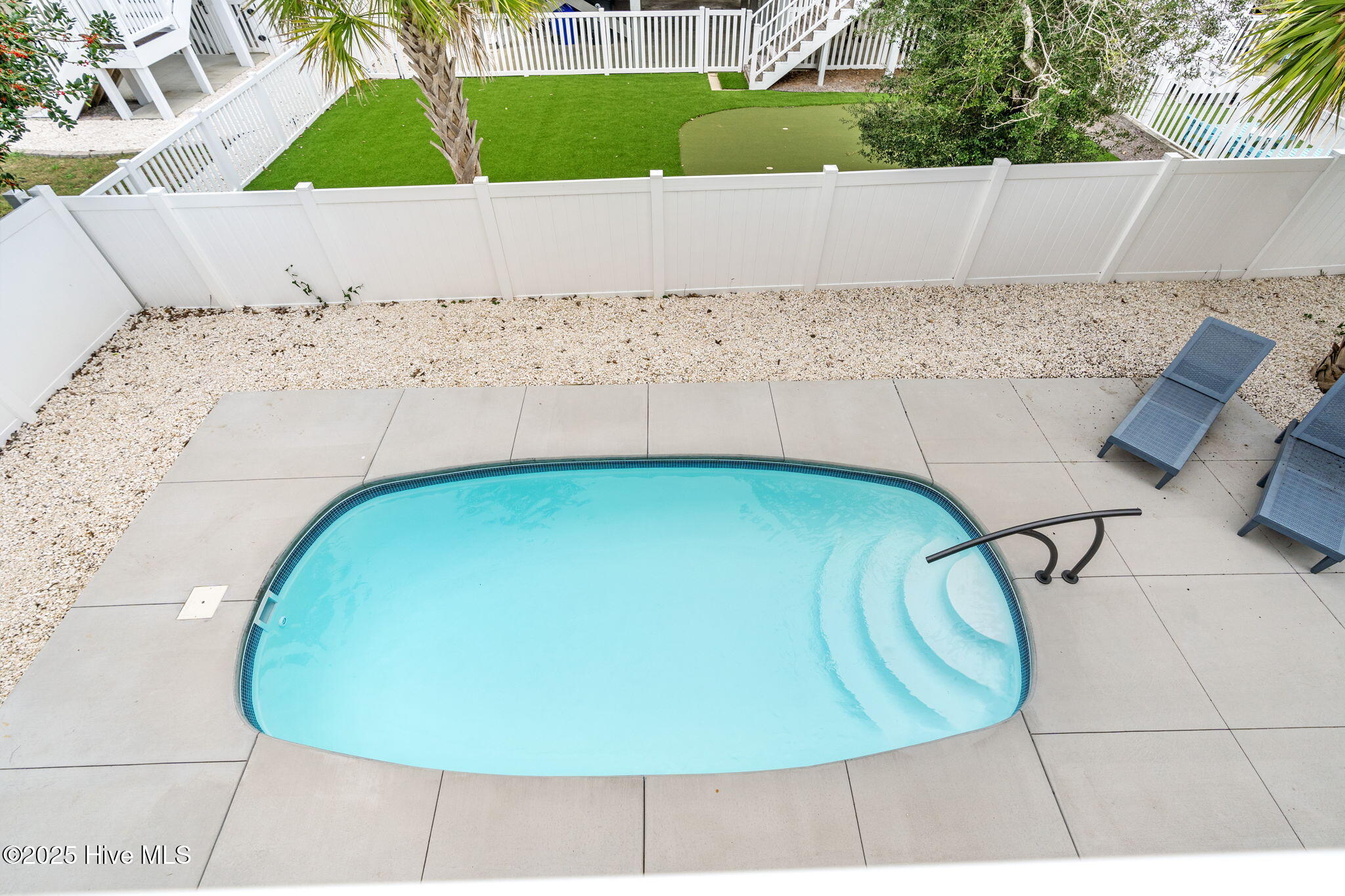 100542968 | Photo 27