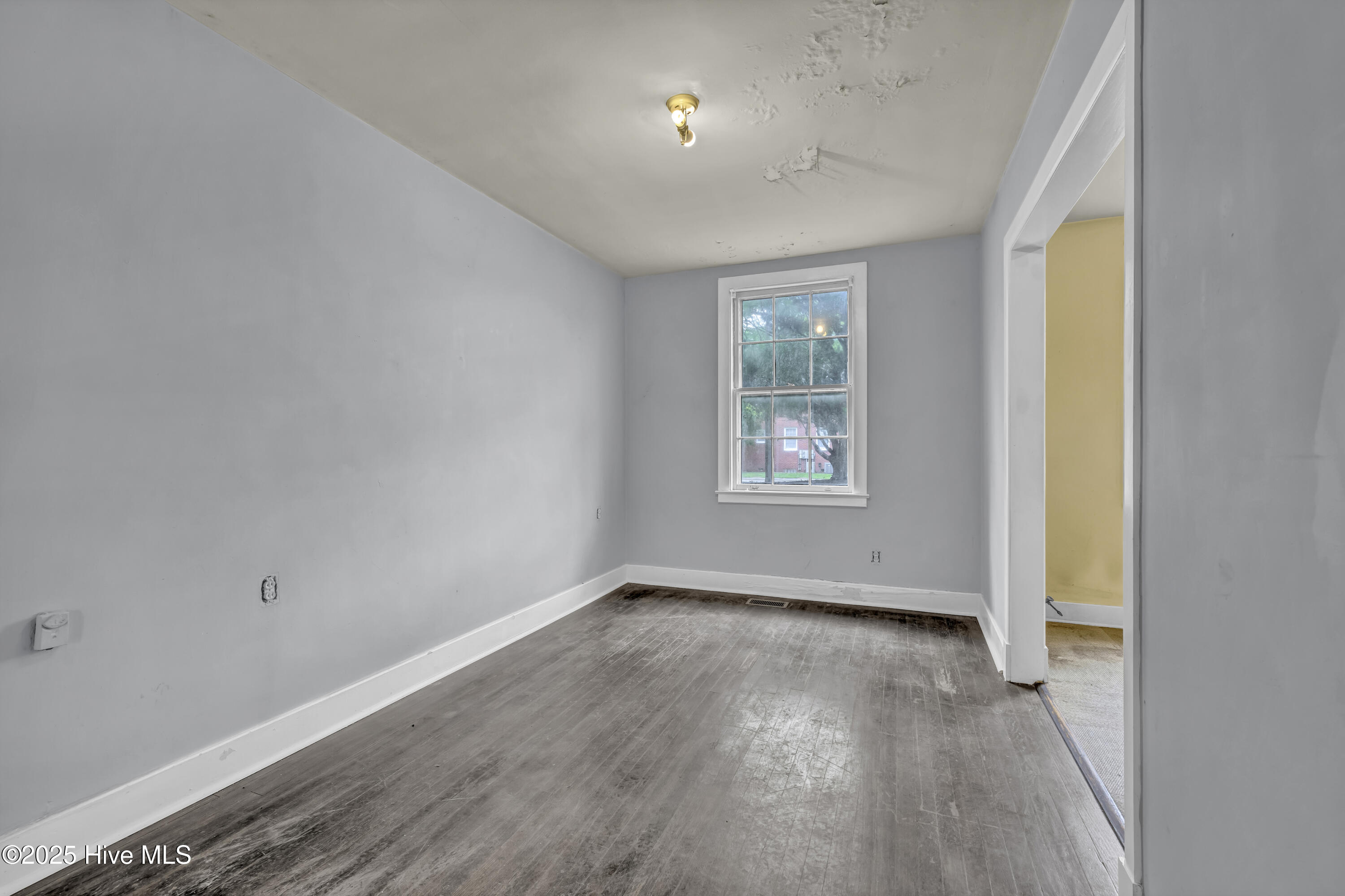 2940 Oleander Drive F5, Wilmington, NC 28403 – photo 15: Dining Open to Kitchen