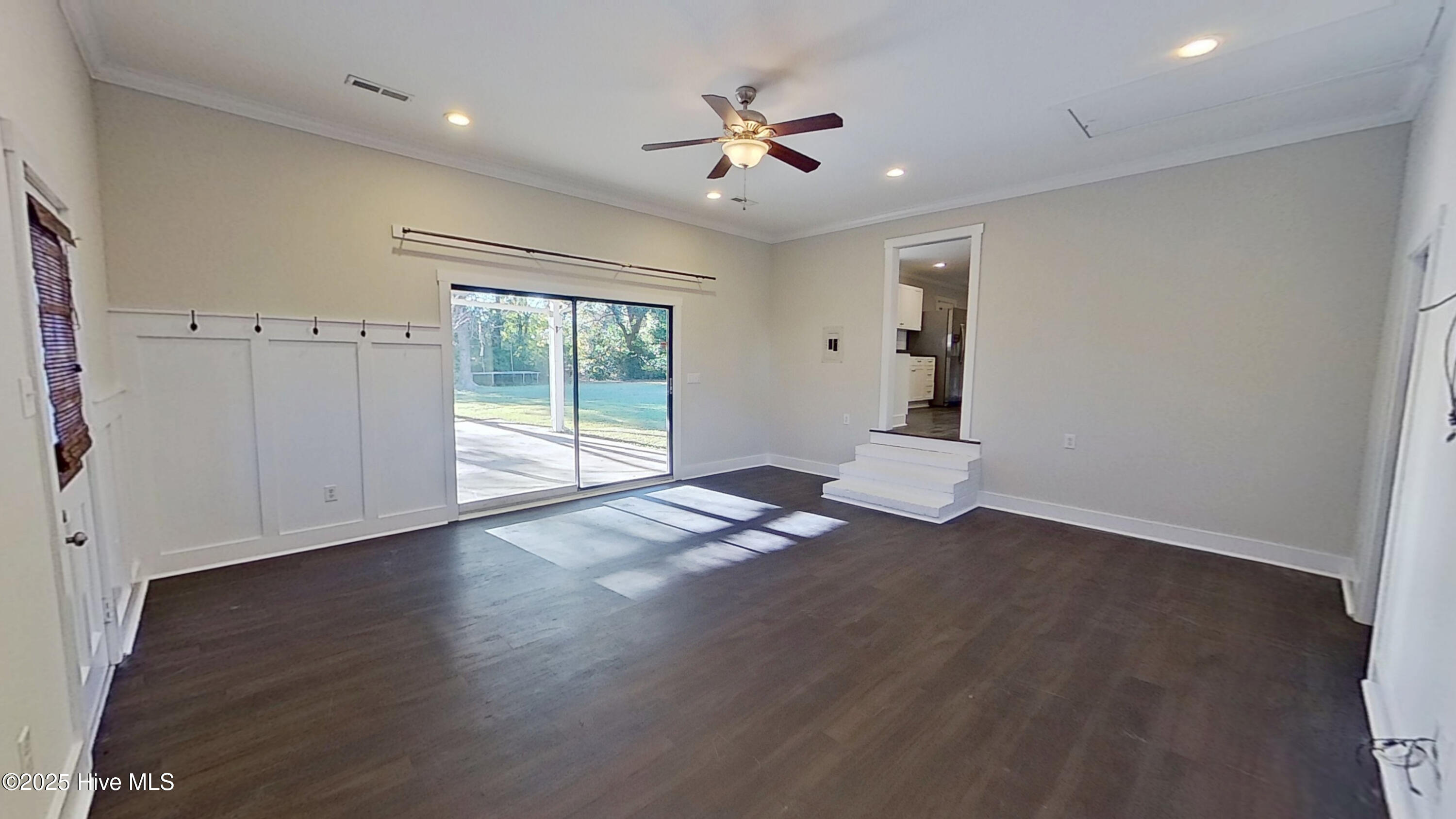 100541307 | Photo 14