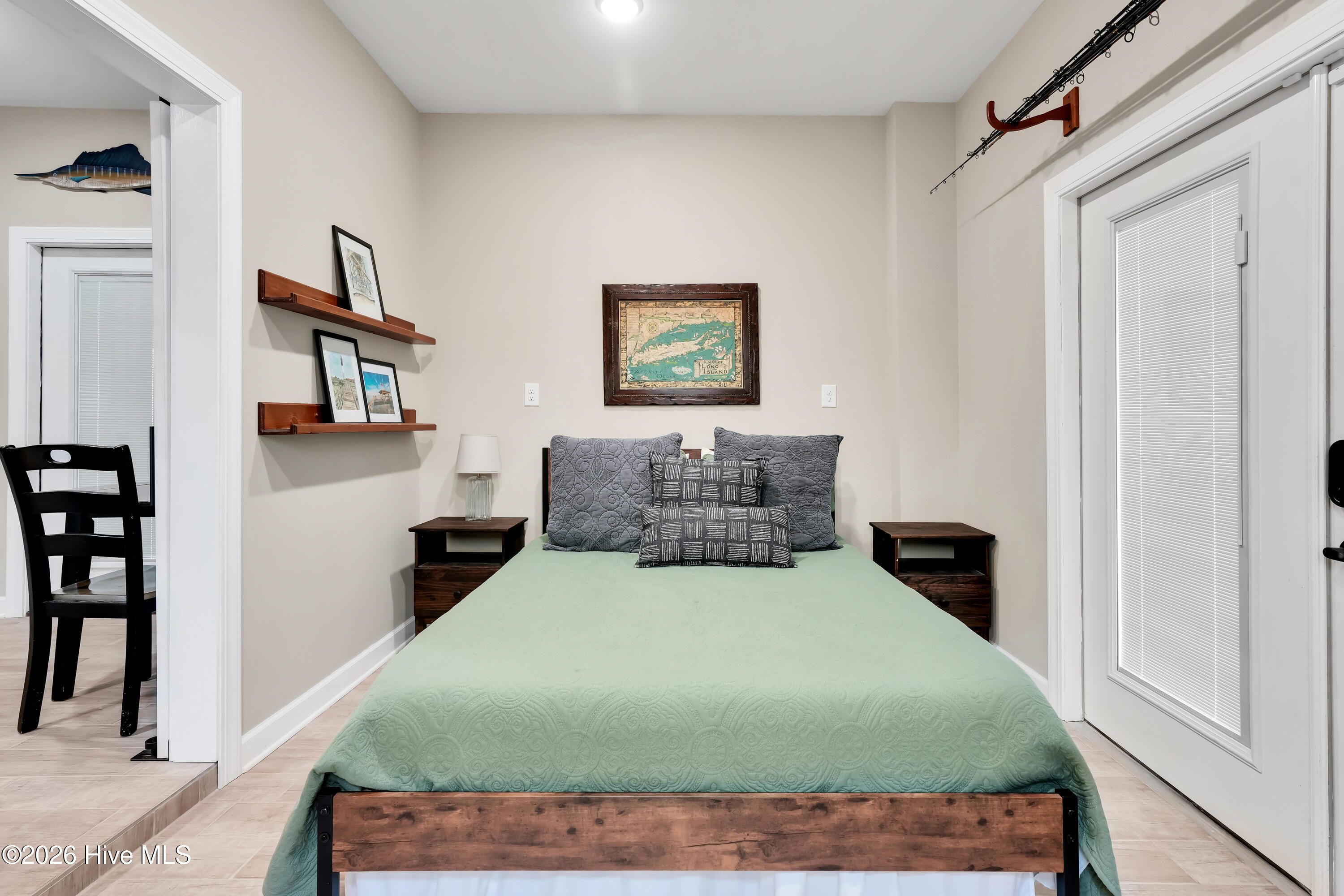 100570261 | Photo 28