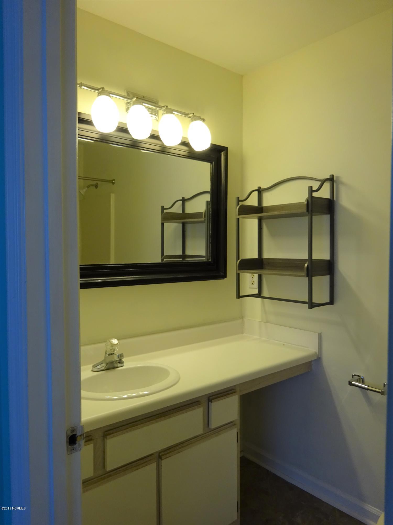 100543958 | Photo 12