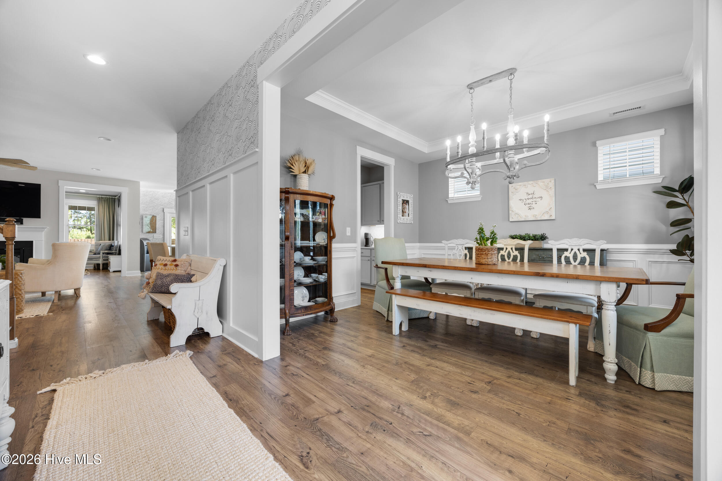 100566940 | Photo 14