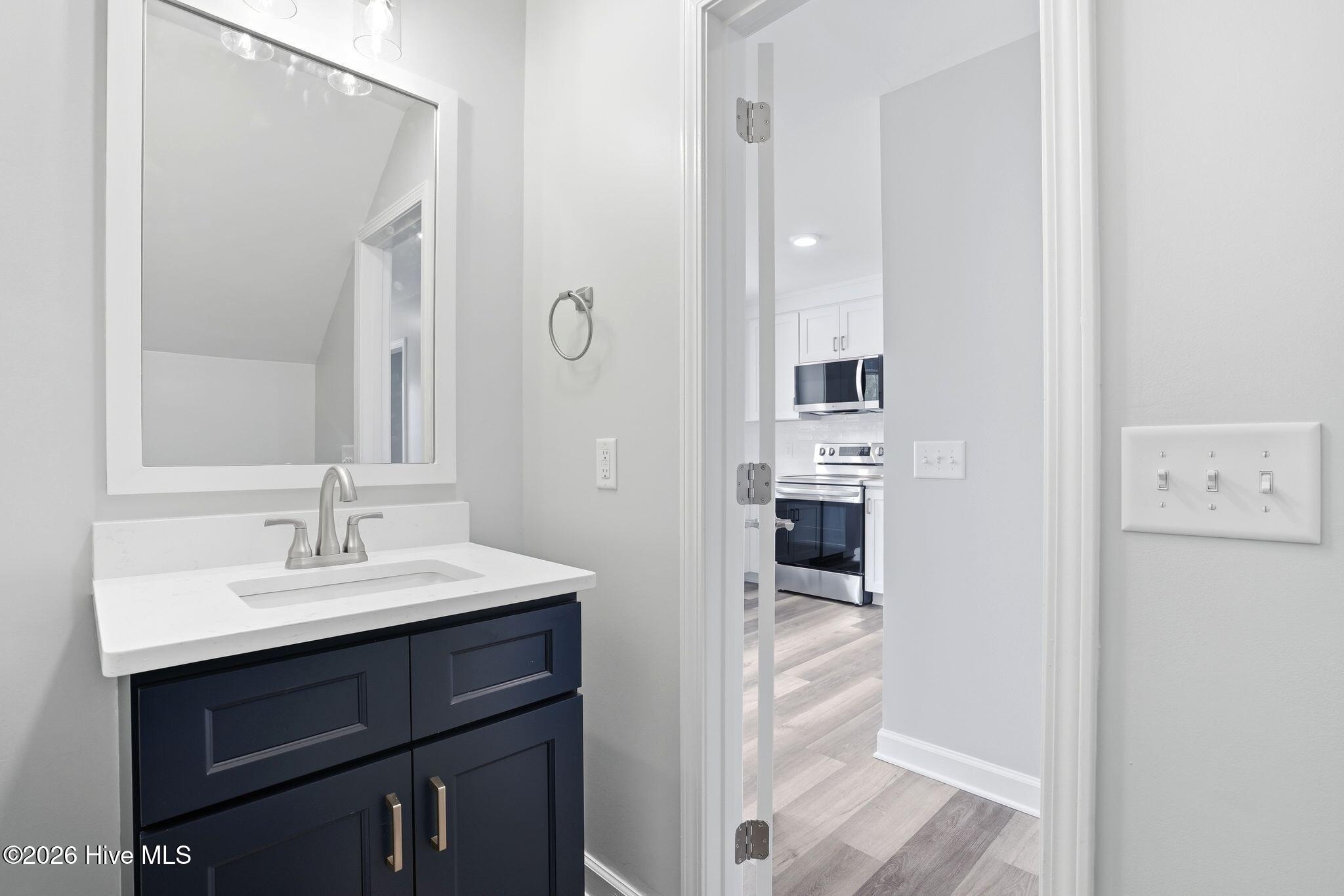 100557093 | Photo 33