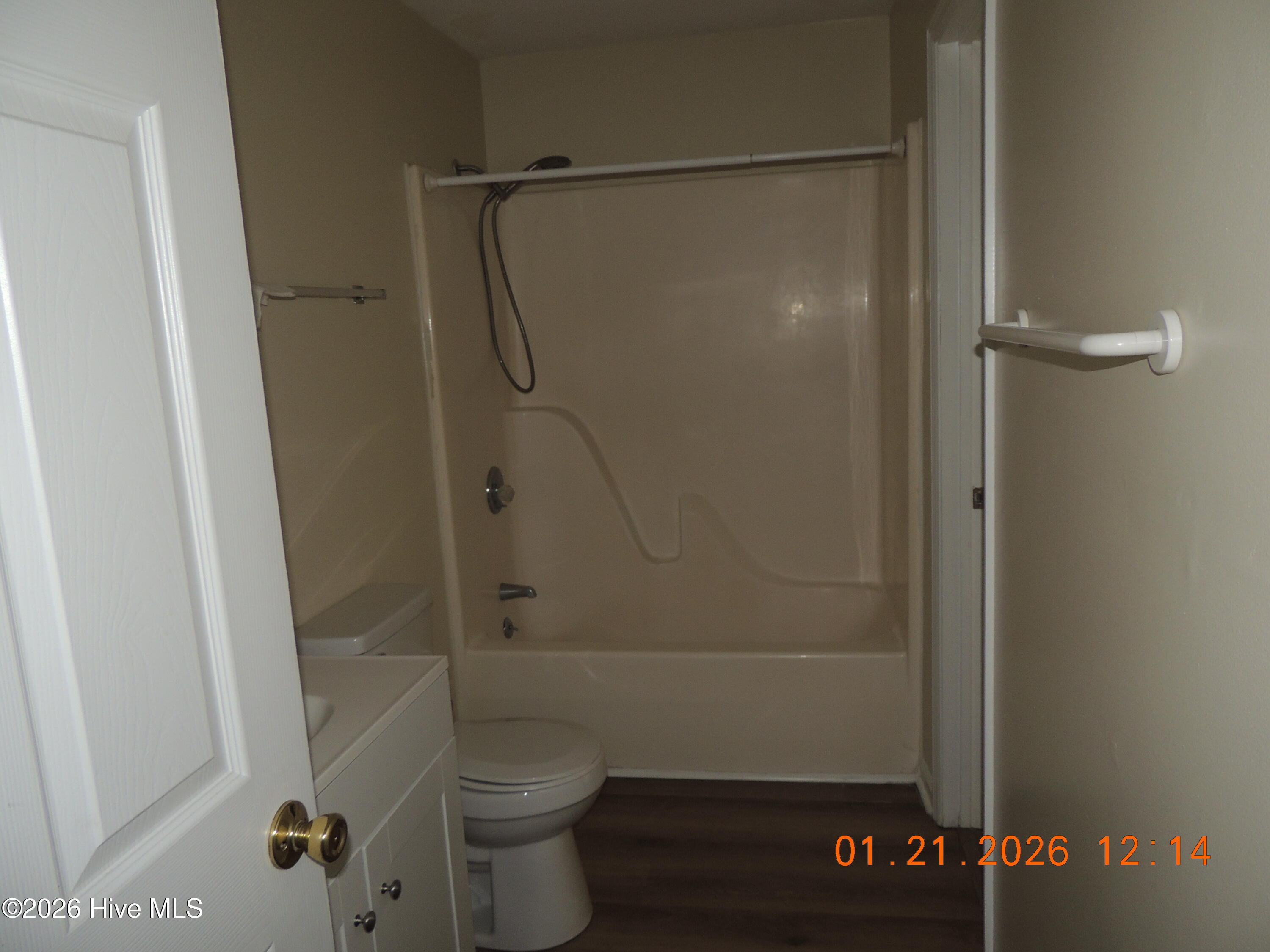 100550432 | Photo 12