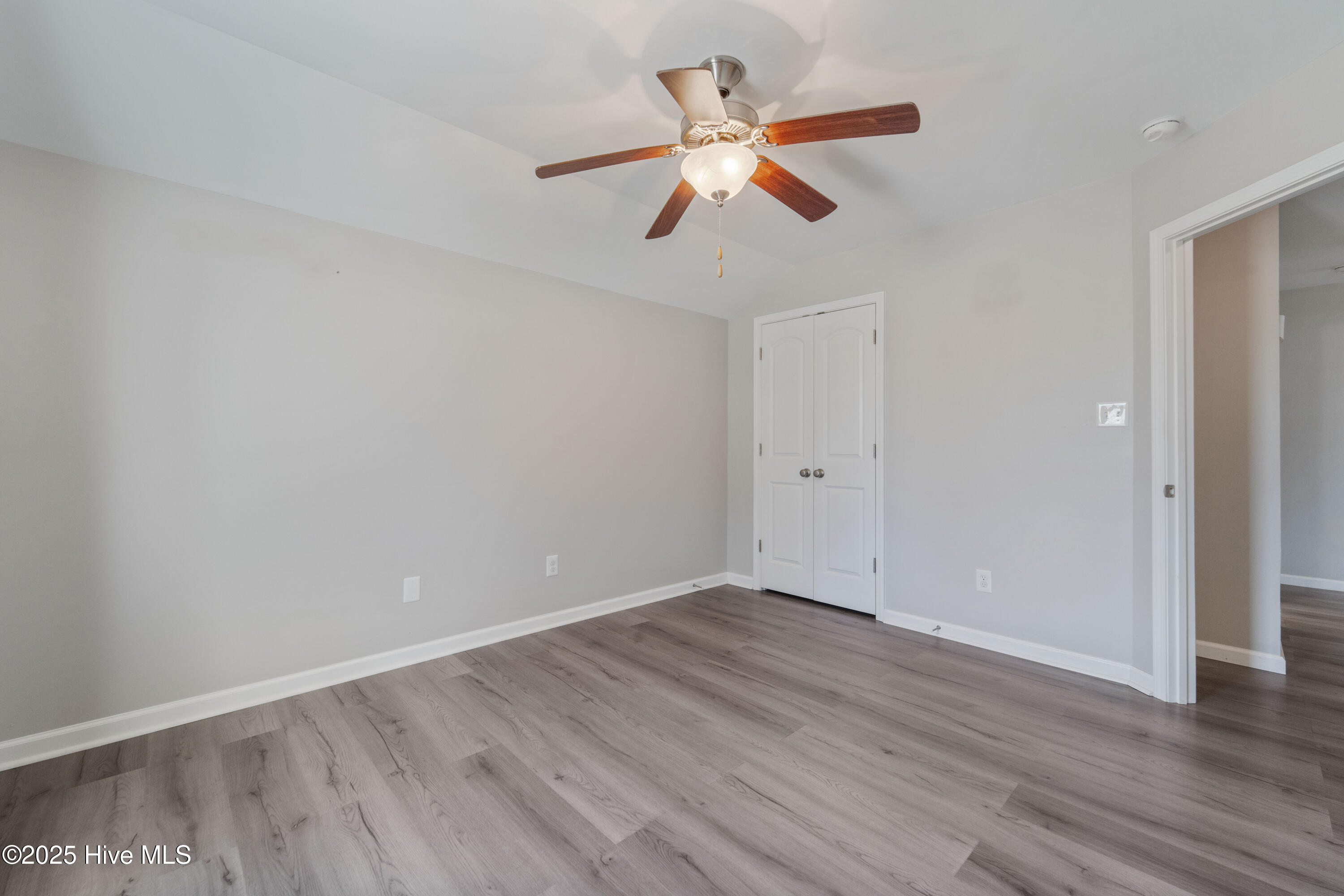 100529060 | Photo 44