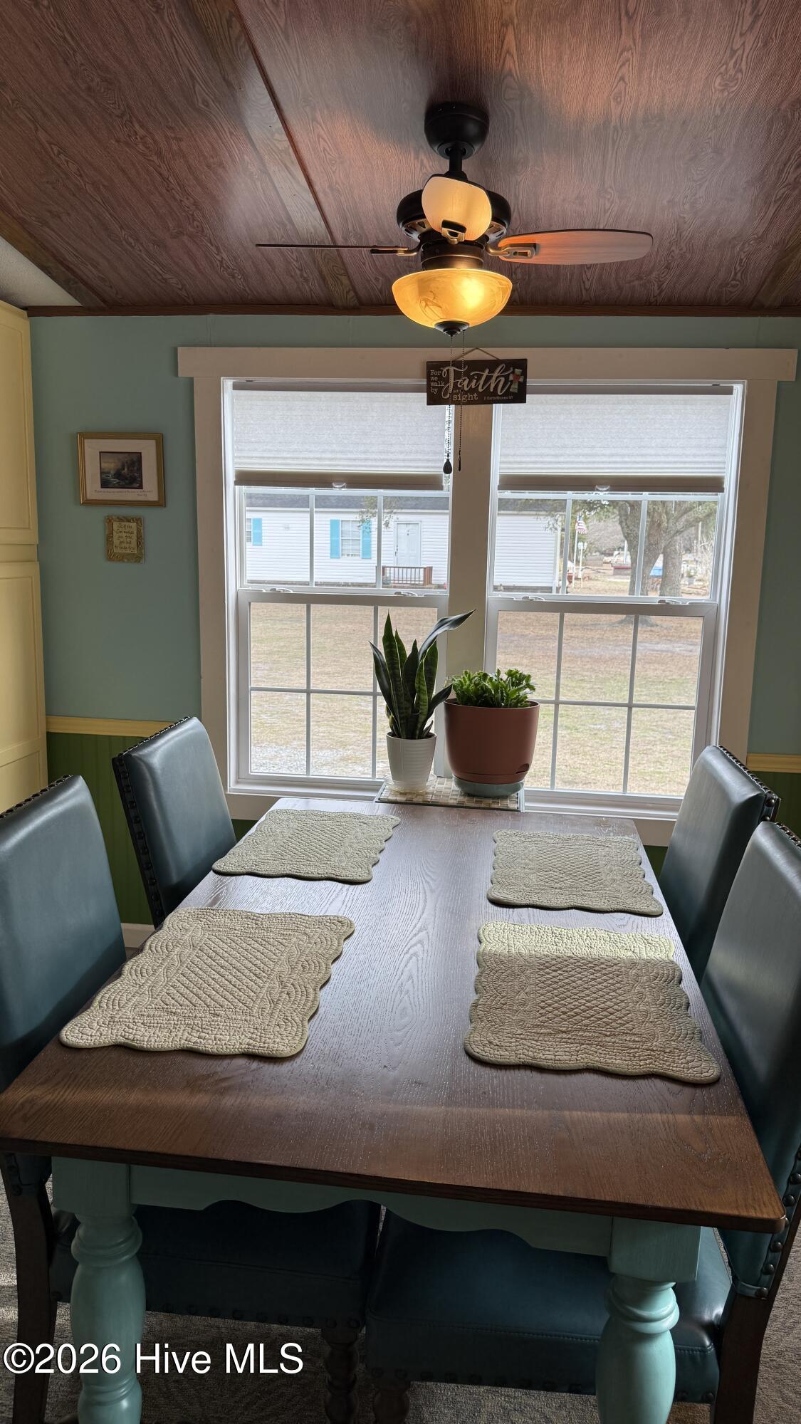 100558747 | Photo 54