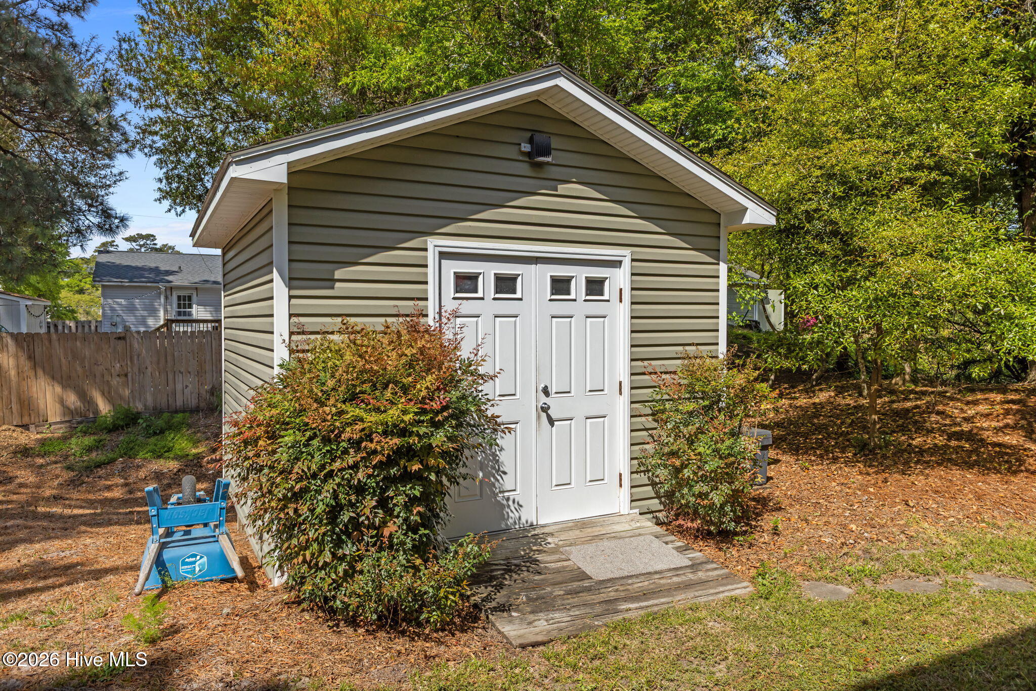 100562020 | Photo 40