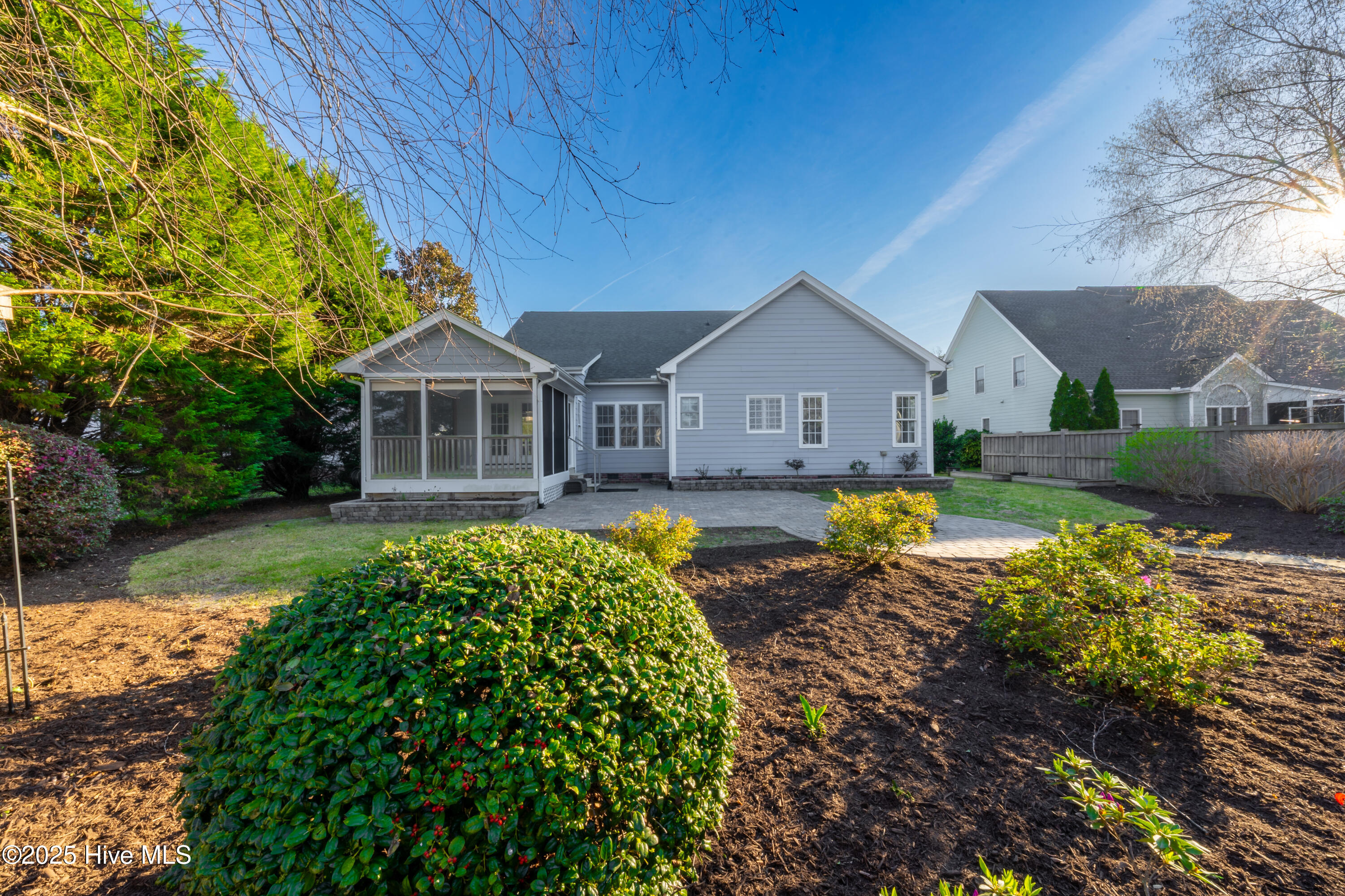 100497692 | Photo 47