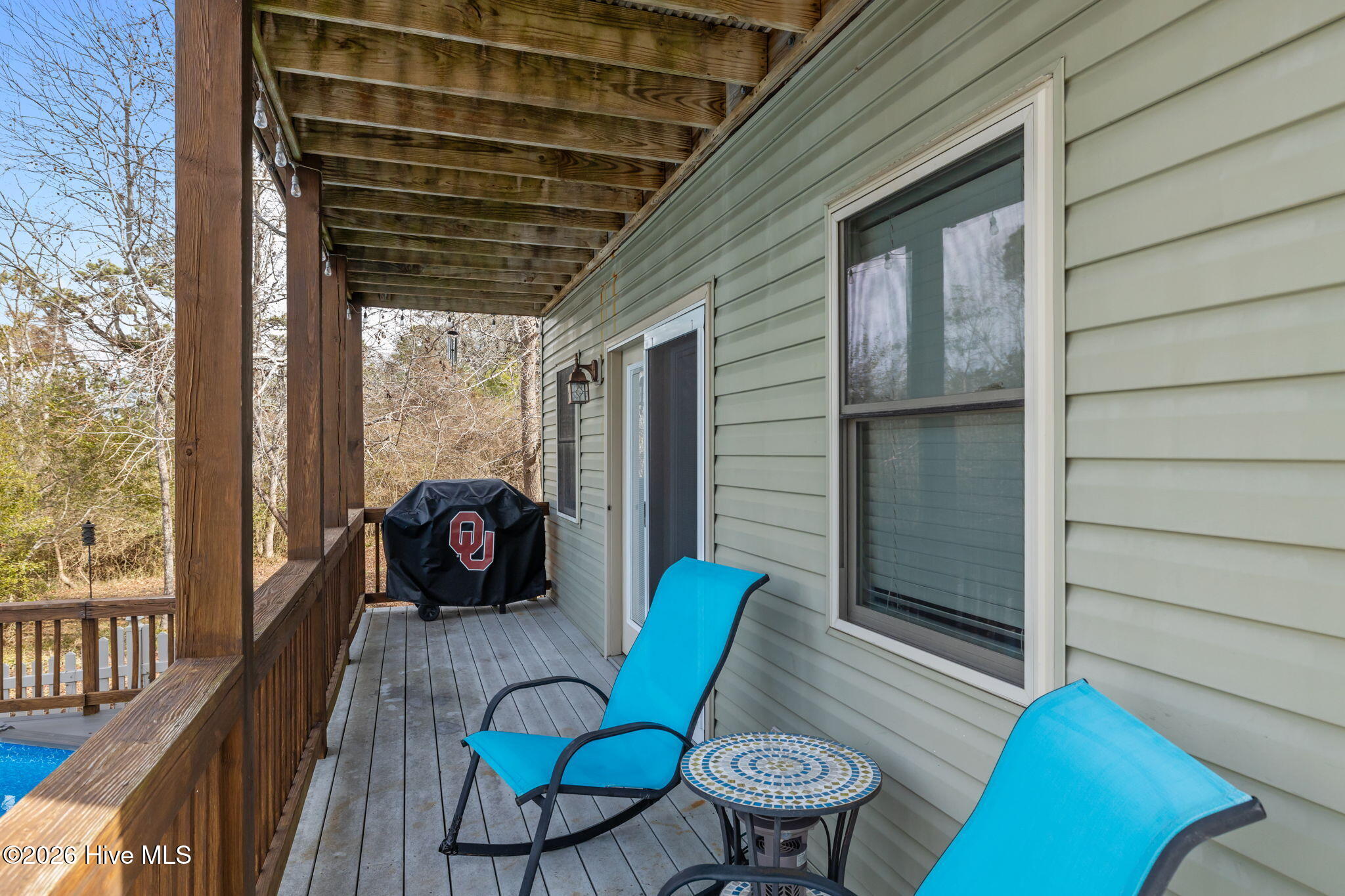 100558947 | Photo 38